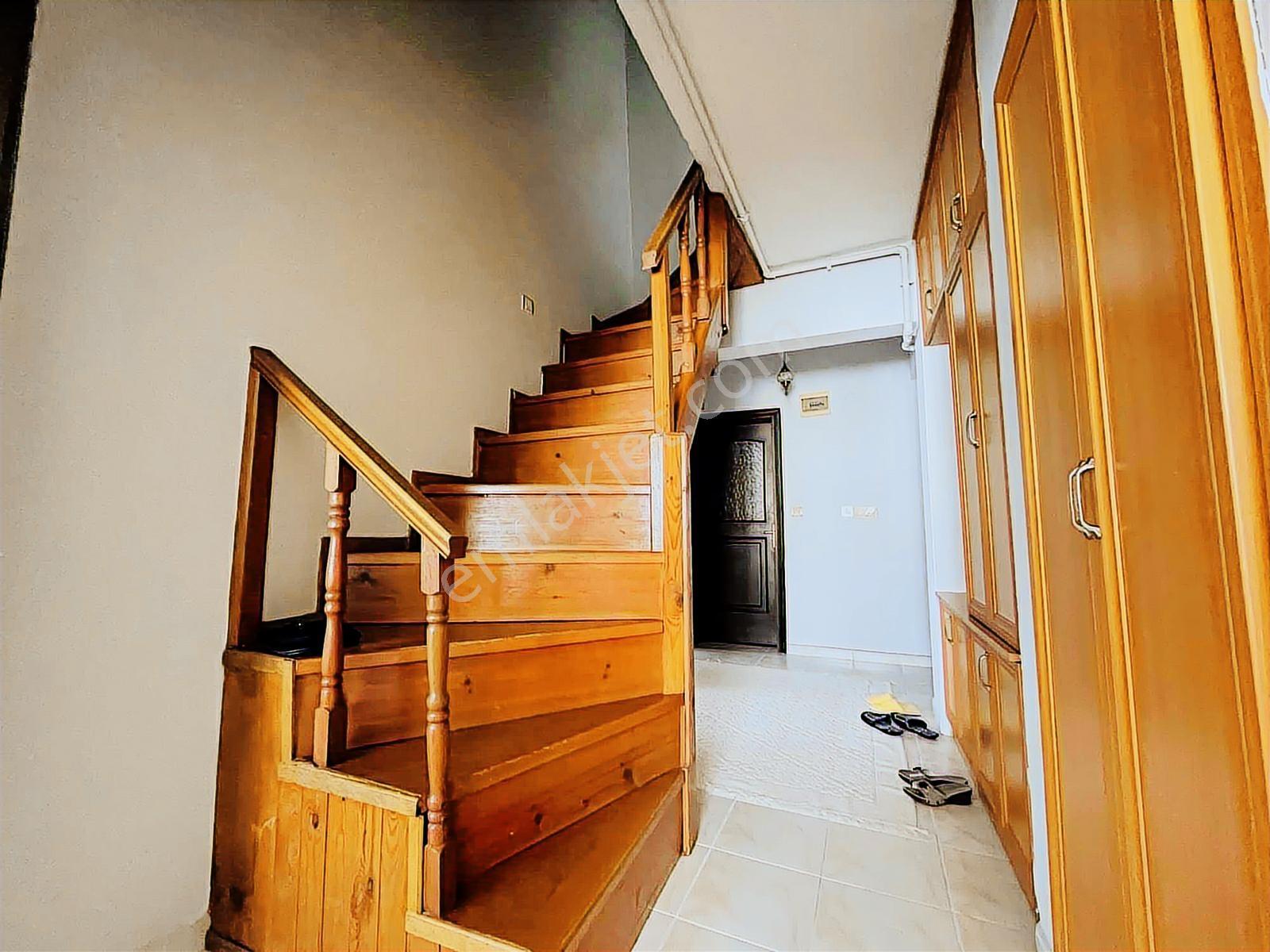 Şerifali Mehmet Akif Mah. Geniş M2 Teraslı 3+2 Dubleks Daire — fotoğraf 17
