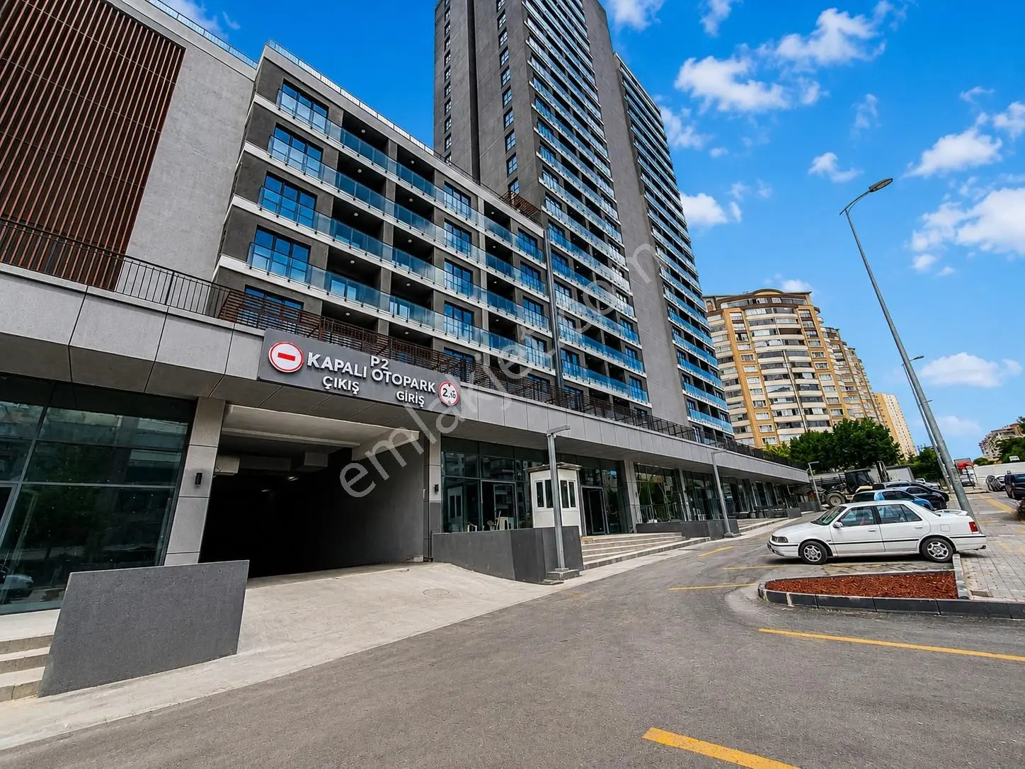 Marka'dan Serhat Mah.relax Cadde Projesinde Sıfır 17.kat Lux Satılık 1+1 Daire — fotoğraf 5