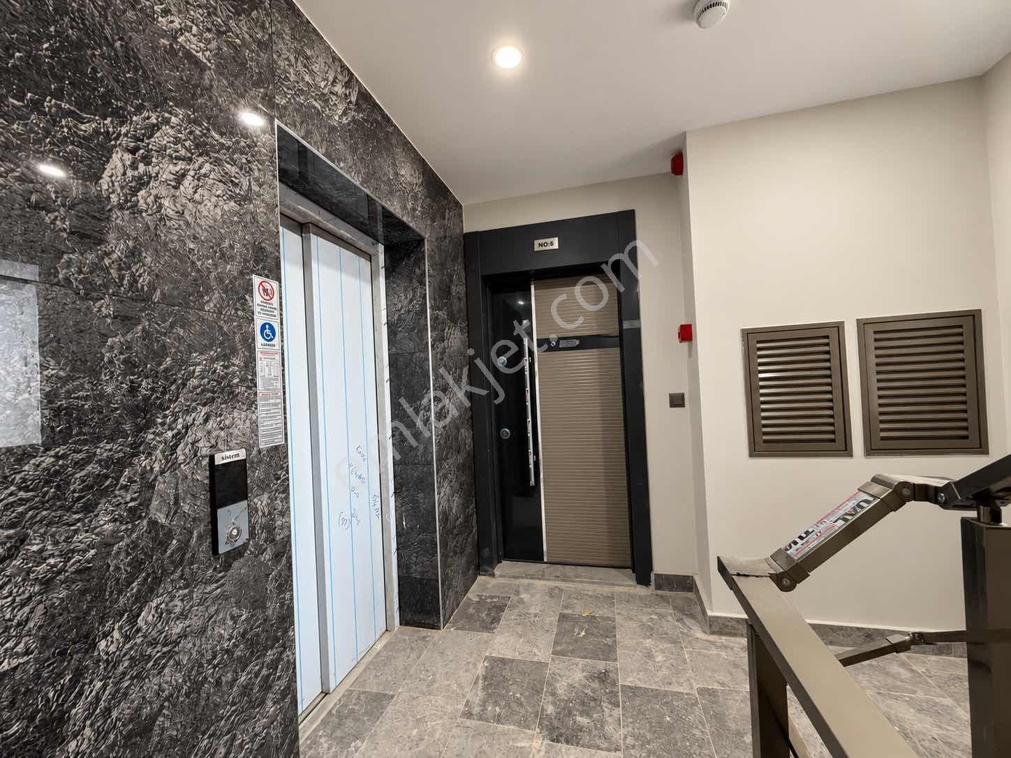 Çankaya Mah Ara Kat Yerden Isıtmalı Ebeveyn Banyolu 2+1 — fotoğraf 19