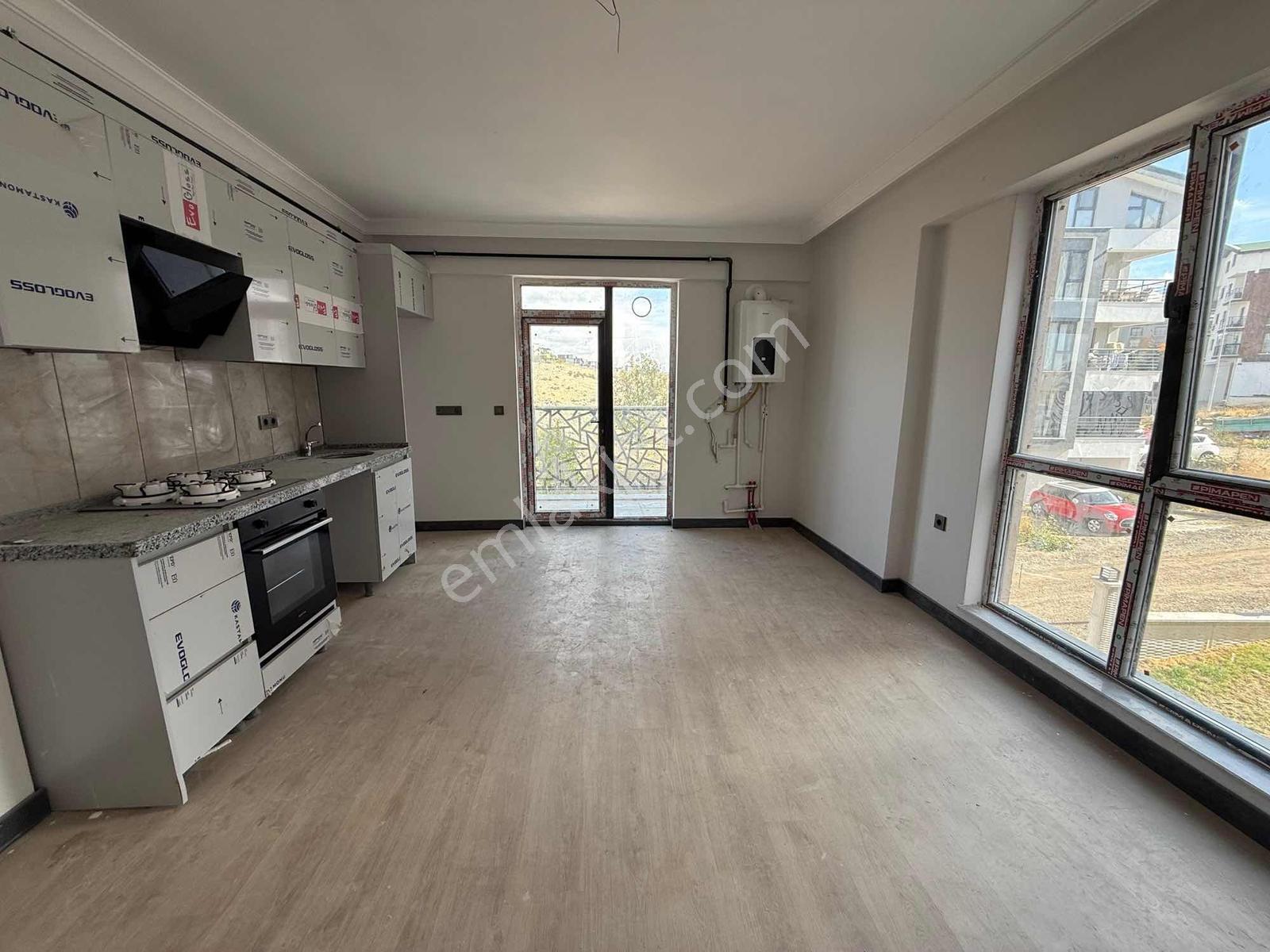 Alaçatı'dan/çatı Eğimsiz/vadi Manzaralı/çift Banyolu/3+1 Daire — fotoğraf 2