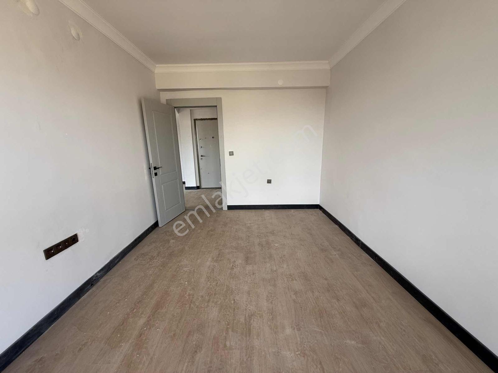 Alaçatı'dan/çatı Eğimsiz/vadi Manzaralı/çift Banyolu/3+1 Daire — fotoğraf 7