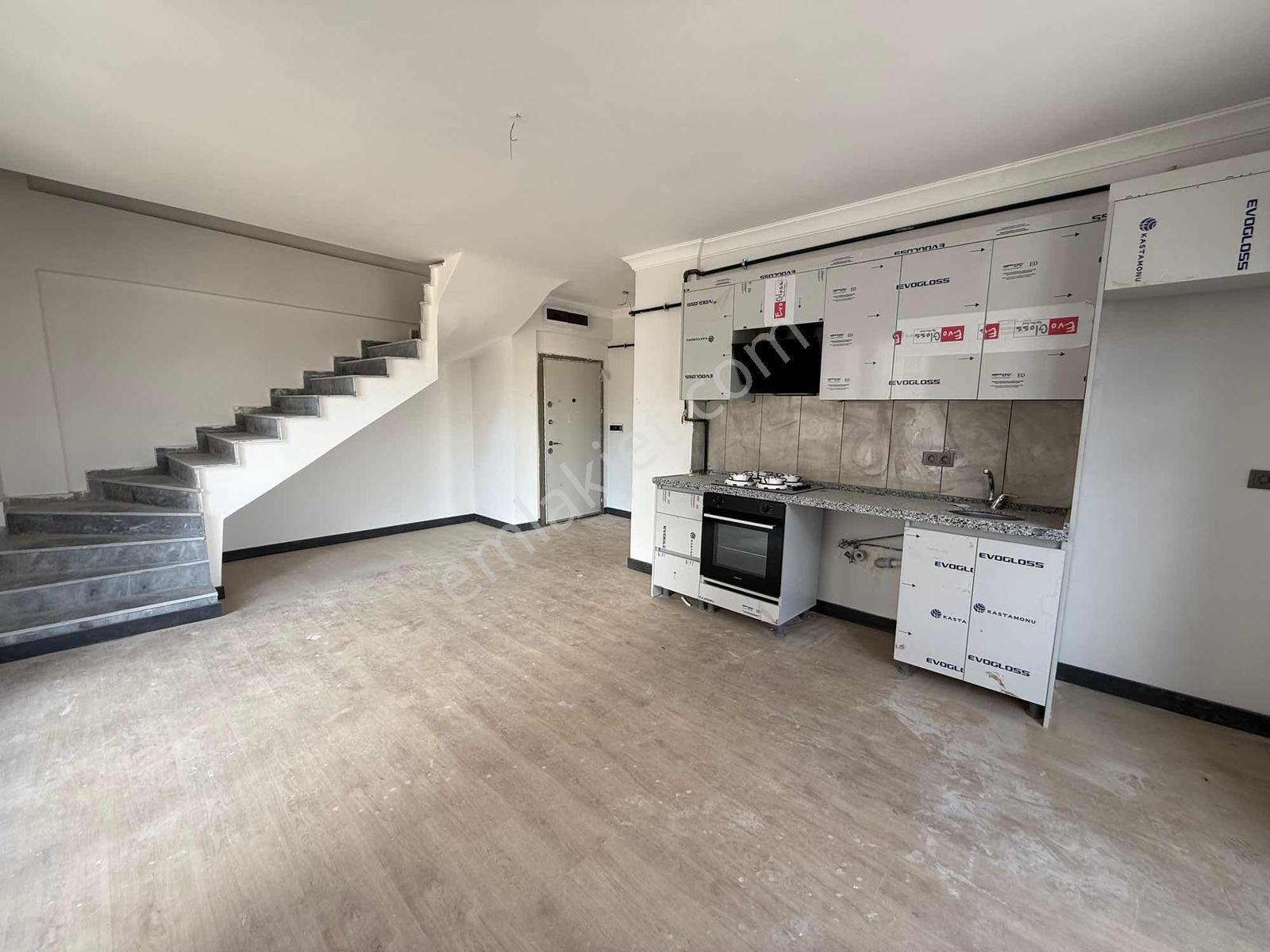 Alaçatı'dan/çatı Eğimsiz/vadi Manzaralı/çift Banyolu/3+1 Daire — fotoğraf 11