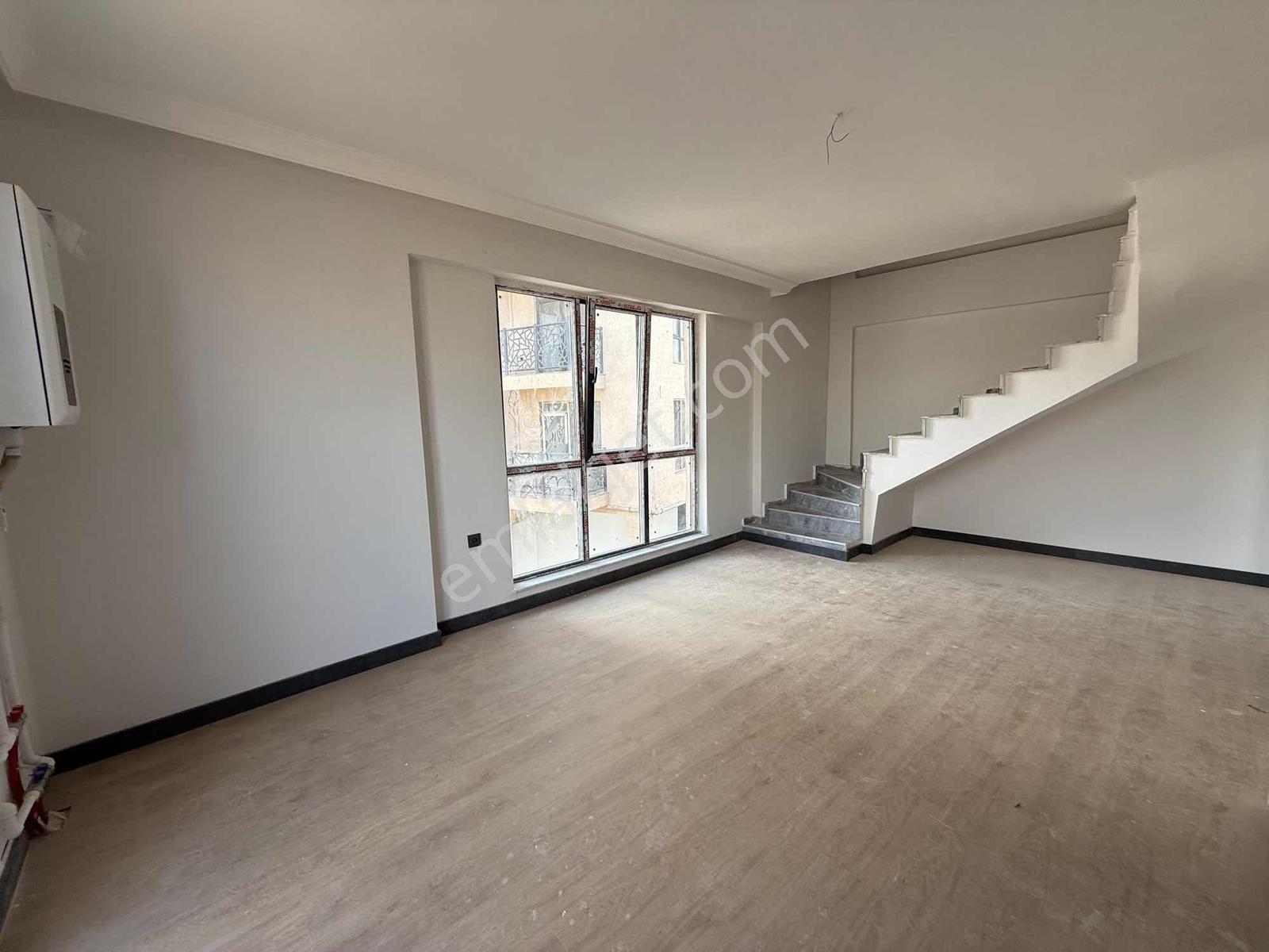 Alaçatı'dan/çatı Eğimsiz/vadi Manzaralı/çift Banyolu/3+1 Daire — fotoğraf 12