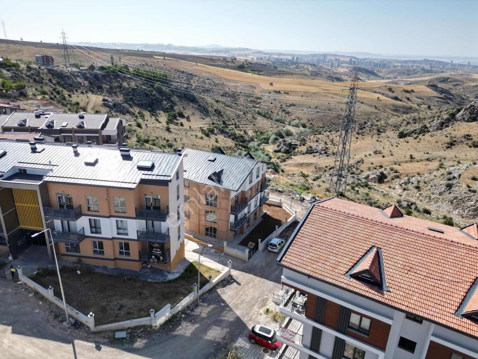 Alaçatı'dan/çatı Eğimsiz/vadi Manzaralı/çift Banyolu/3+1 Daire — fotoğraf 28