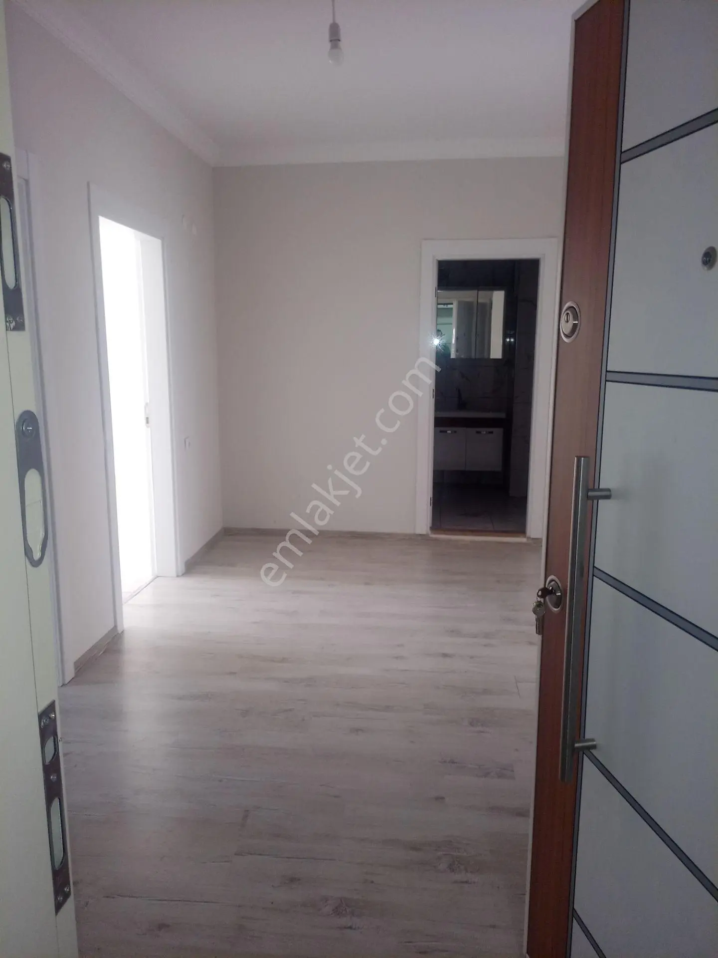 Suluova Yeni Mahallesi'nde 2+1 Bakımlı Satılık Daire — fotoğraf 4