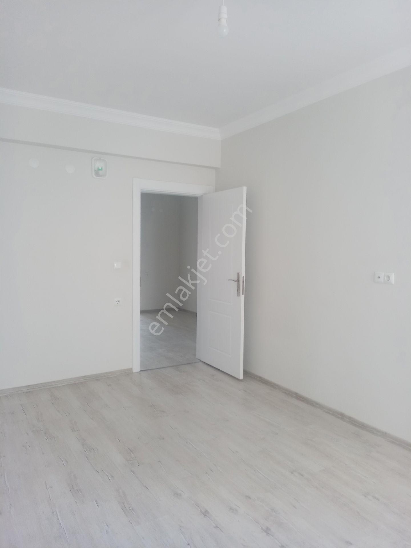 Suluova Yeni Mahallesi'nde 2+1 Bakımlı Satılık Daire — fotoğraf 11