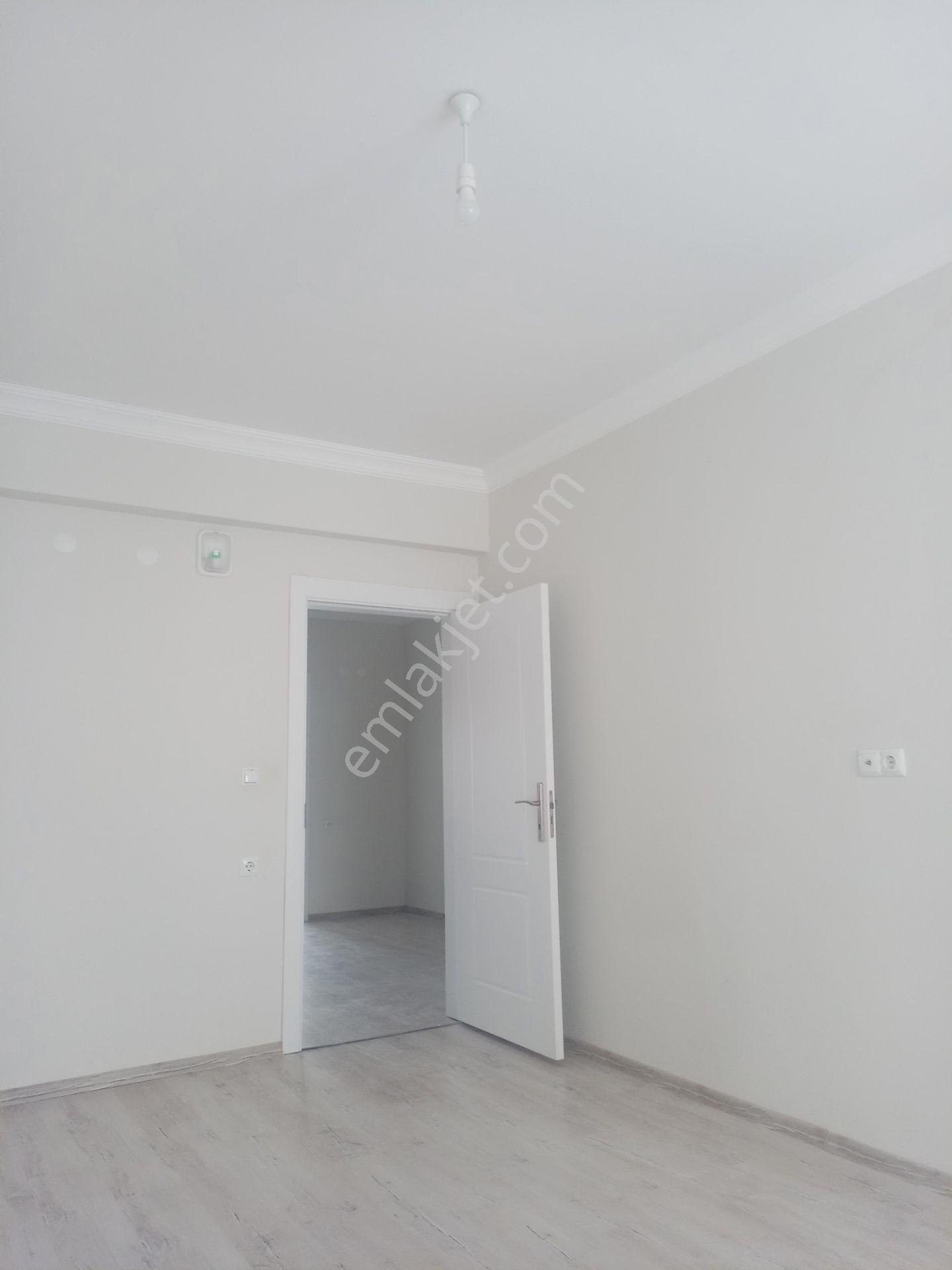 Suluova Yeni Mahallesi'nde 2+1 Bakımlı Satılık Daire — fotoğraf 14