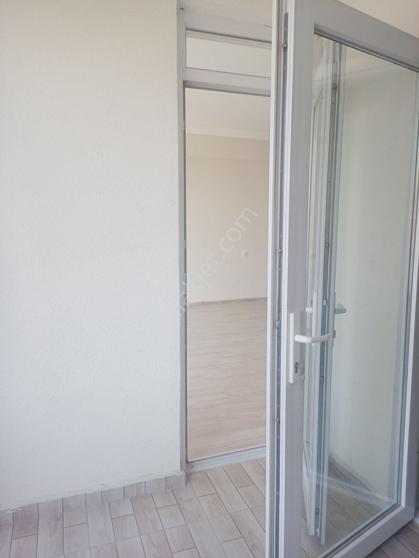 Suluova Yeni Mahallesi'nde 2+1 Bakımlı Satılık Daire — fotoğraf 32