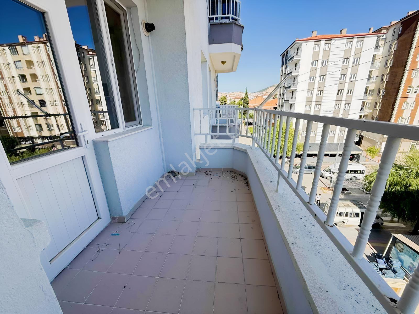 Bahçelievler Migros Karşışı 3+1 Geniş Satılık Daire — fotoğraf 10