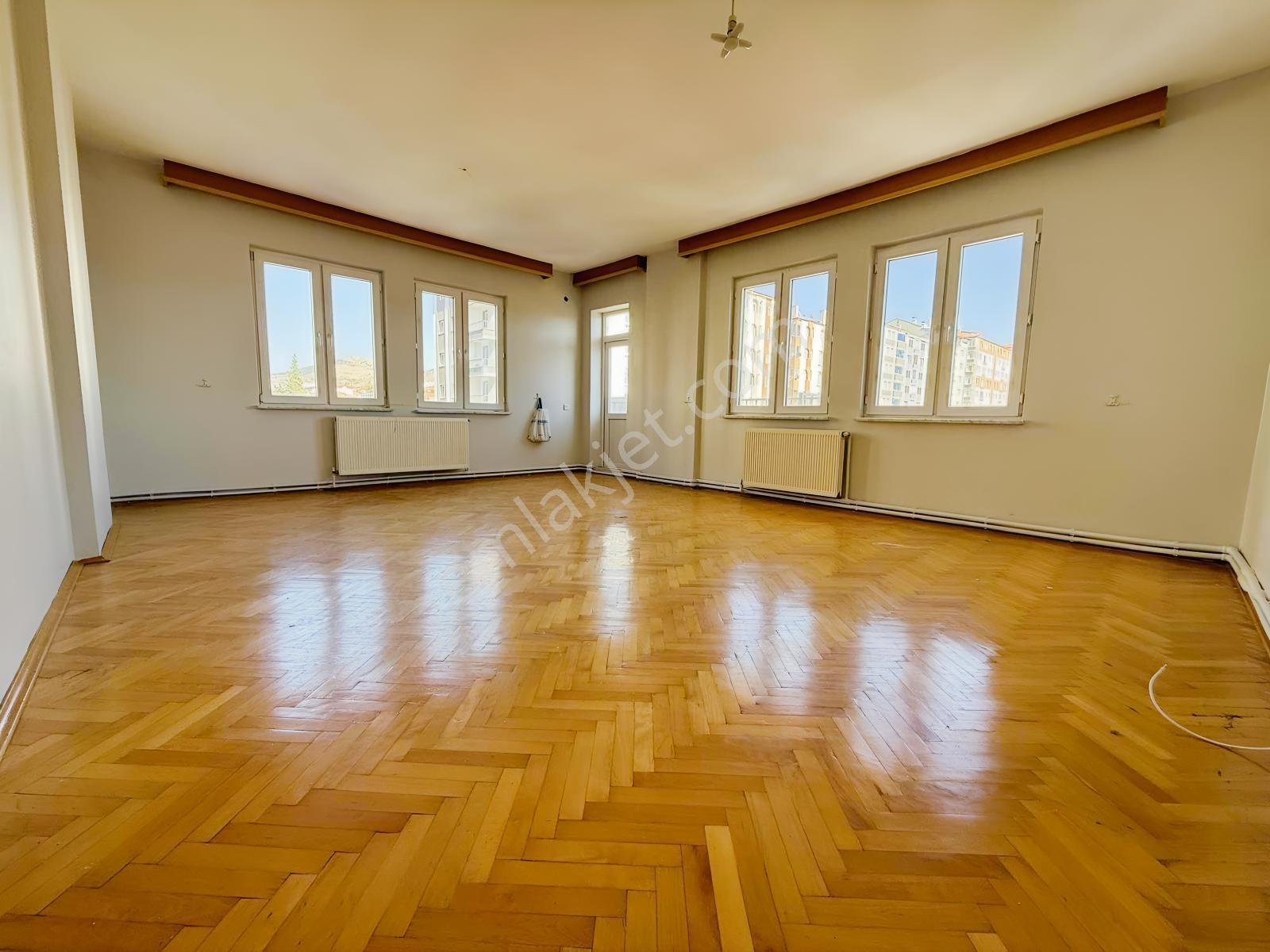 Bahçelievler Migros Karşışı 3+1 Geniş Satılık Daire — fotoğraf 11