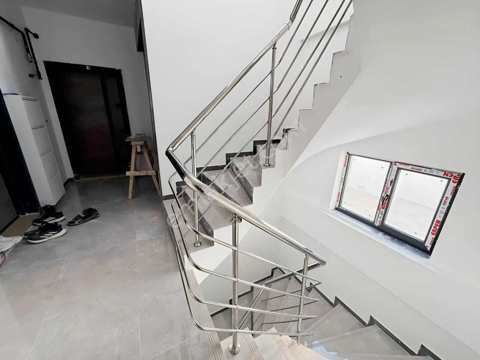 Bahçeli Evlerde Satılık 3+1 Uygun Daire — fotoğraf 3