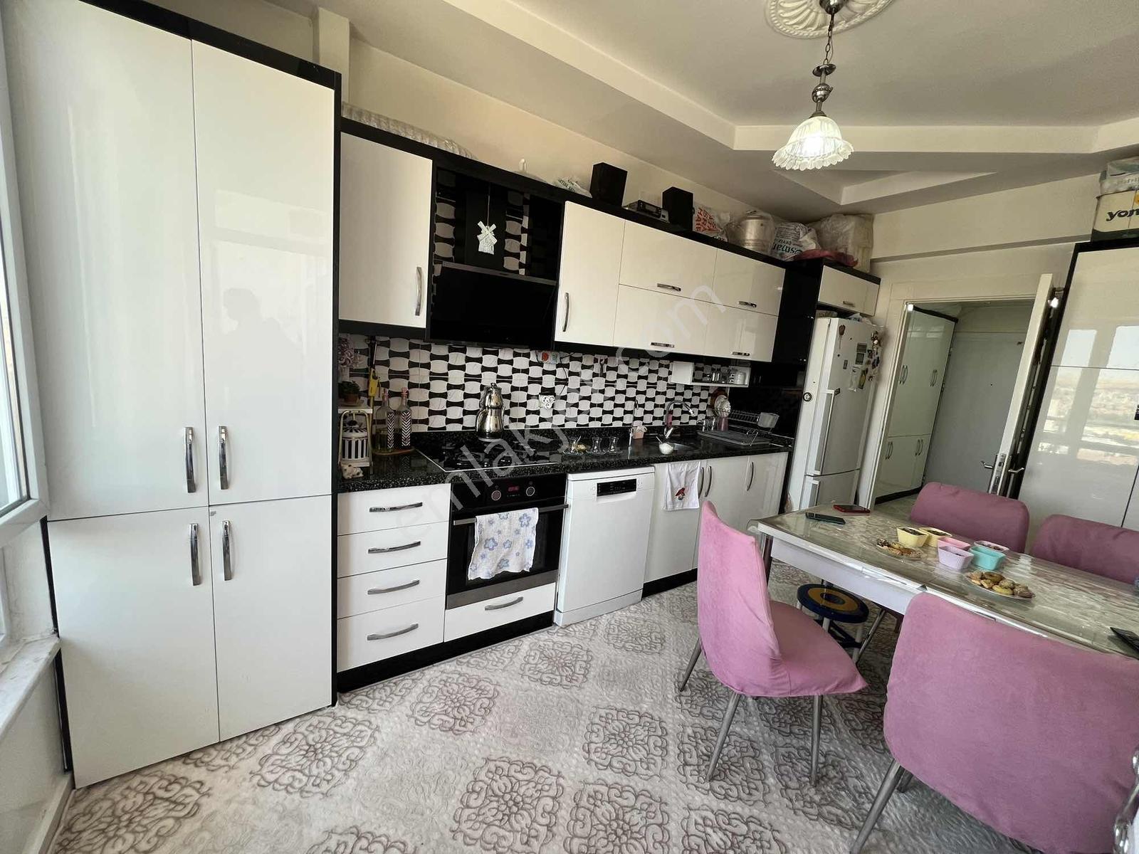 Özkesen Gayrimenkul'den Satılık 3+1 Daire — fotoğraf 2