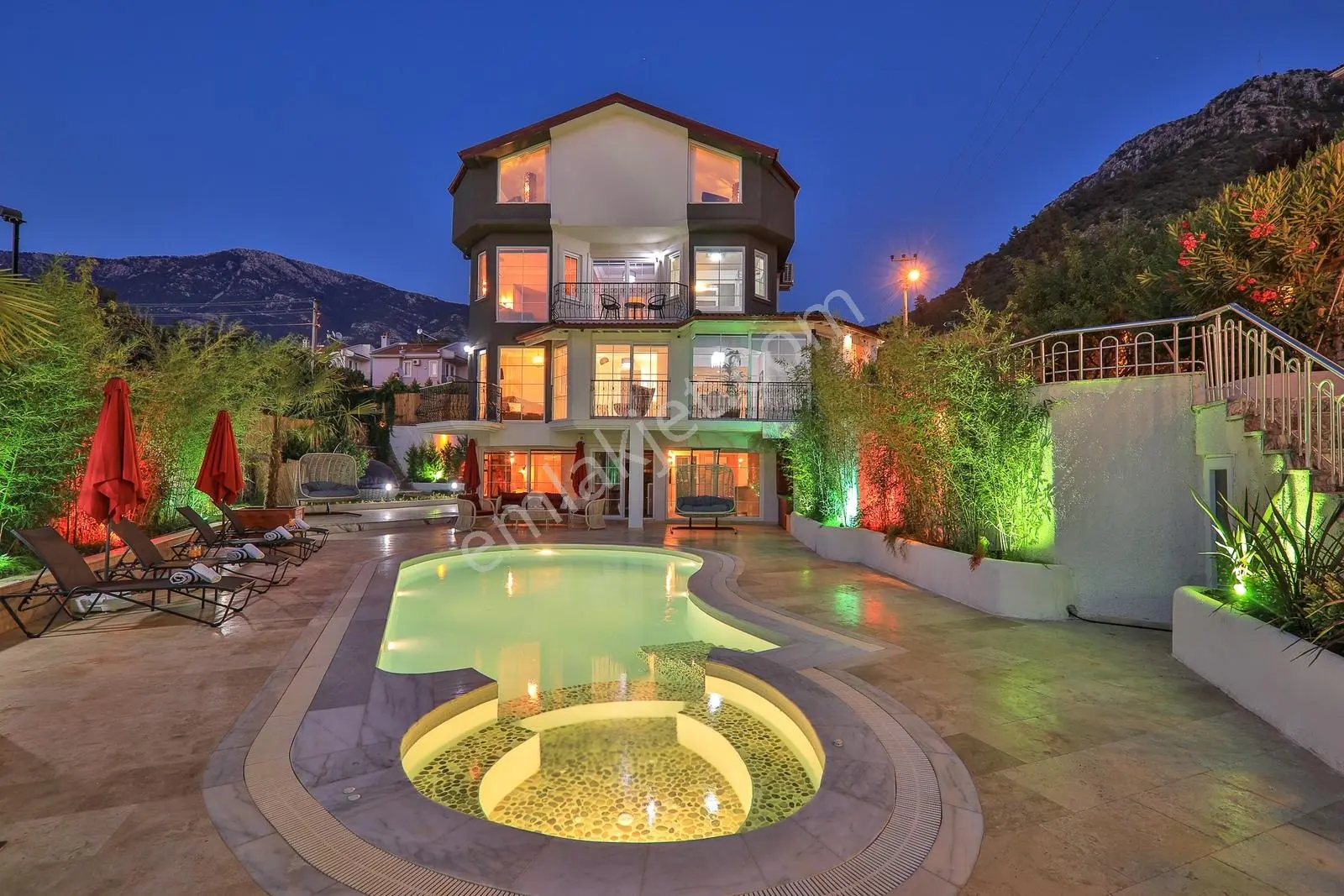 Remax'Tan- Fethiye Ölüdeniz Ovacık'Ta, 8+1 Müstakil Eşyalı Villa