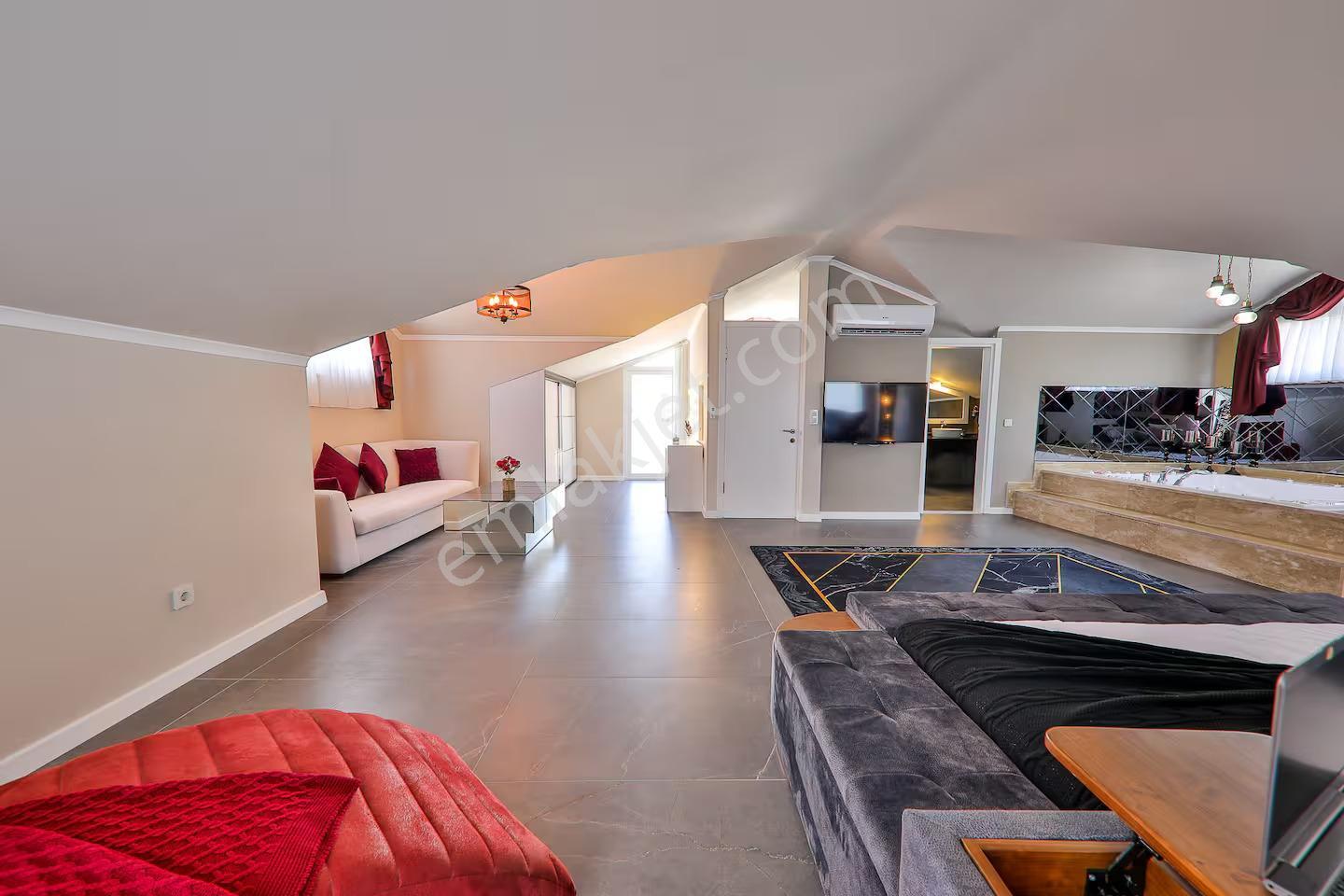 Remax'tan- Fethiye Ölüdeniz Ovacık'ta, 8+1 Müstakil Eşyalı Villa — fotoğraf 16