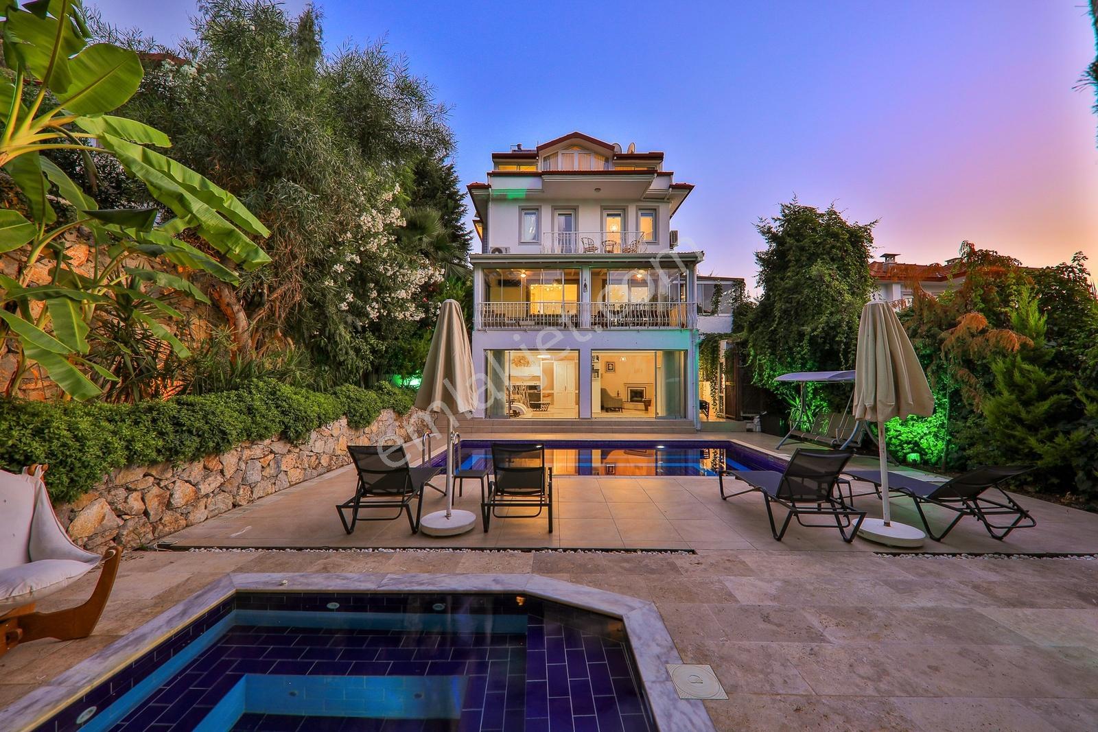 Remax'Tan- Fethiye Ölüdeniz Ovacık'Ta, 5+2 Müstakil Eşyalı Villa