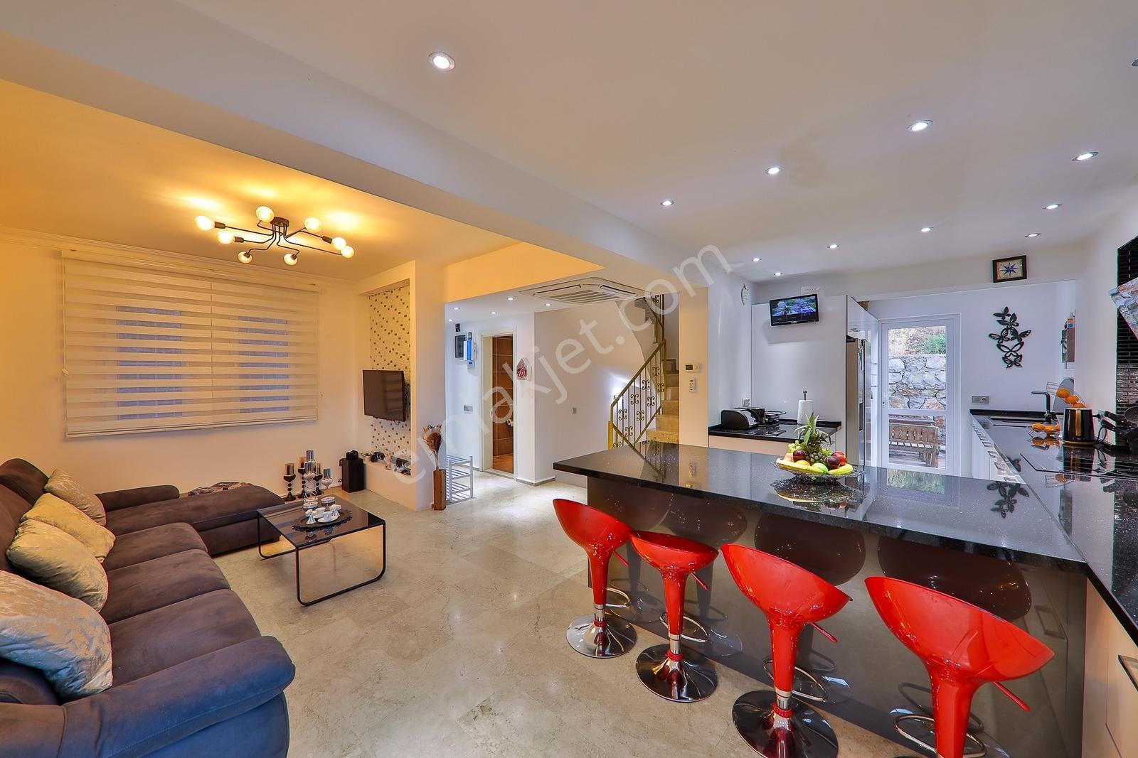 Remax'tan- Fethiye Ölüdeniz Ovacık'ta, 5+2 Müstakil Eşyalı Villa — fotoğraf 4