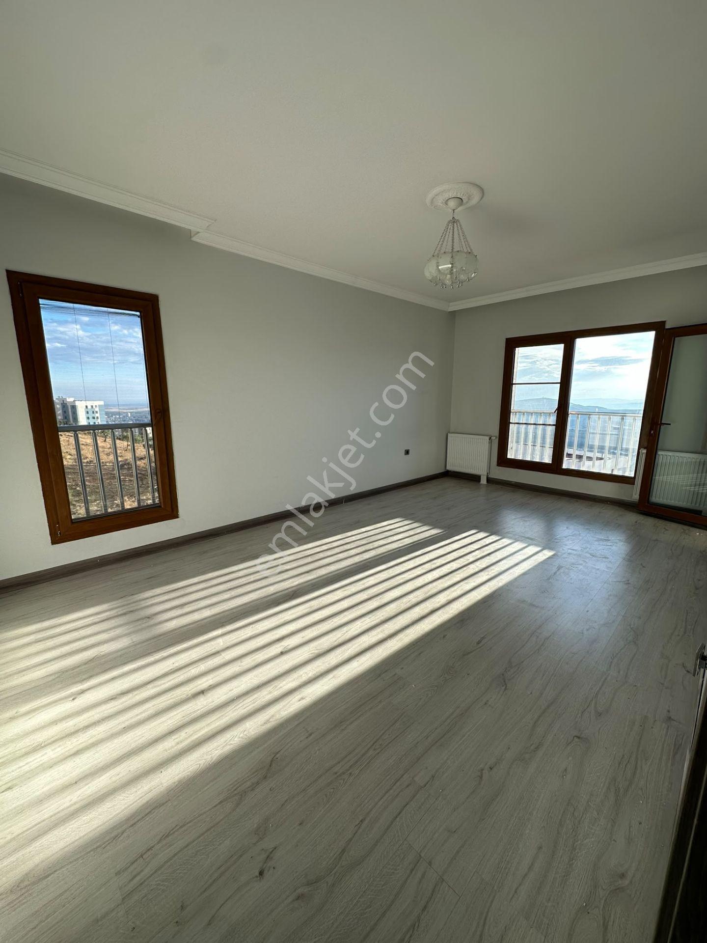 Banka Devirli 2+1 Orta Kat Daire Resul Osman Toki'de Kombili Cam Balkonlu