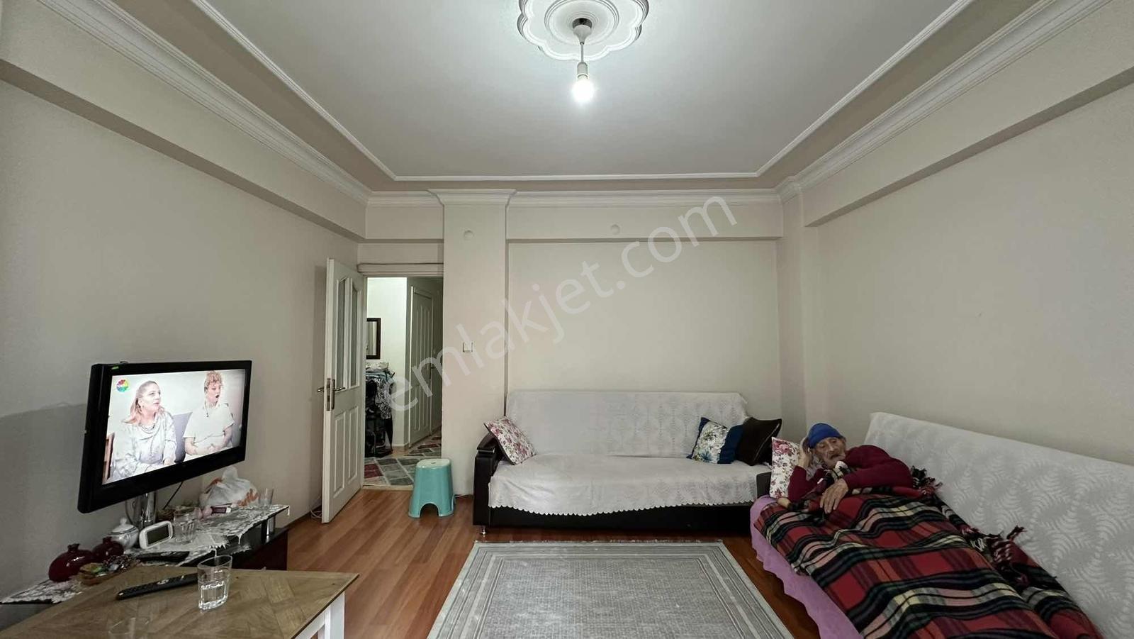 Başokur'dan Bahçelievler Kocasinan Mh. Mahmutbey Cad.yakın 2+1 — fotoğraf 3