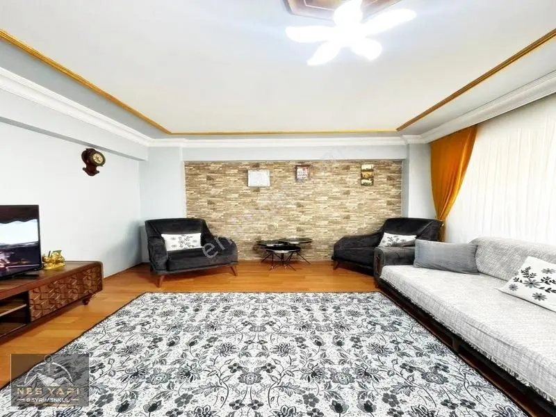 Nes Yapı'Dan Arakat Seviyesinde 3+1 Balkonlu Yüksek Giriş Daire!