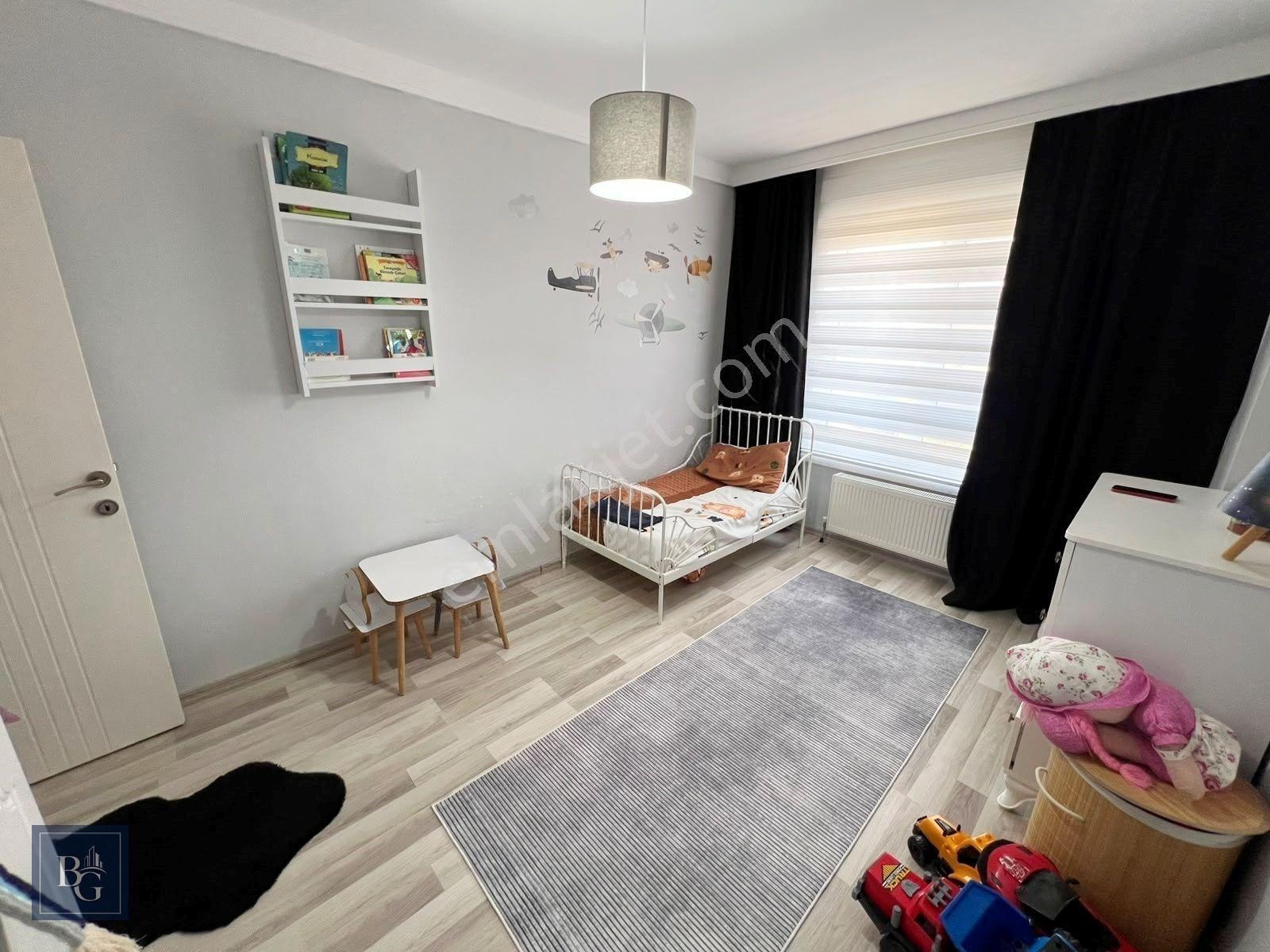 Yükselen Bölge Kıbrısköyü! Sitede Asansörlü Manzaralı Arakat 3+1 — fotoğraf 15
