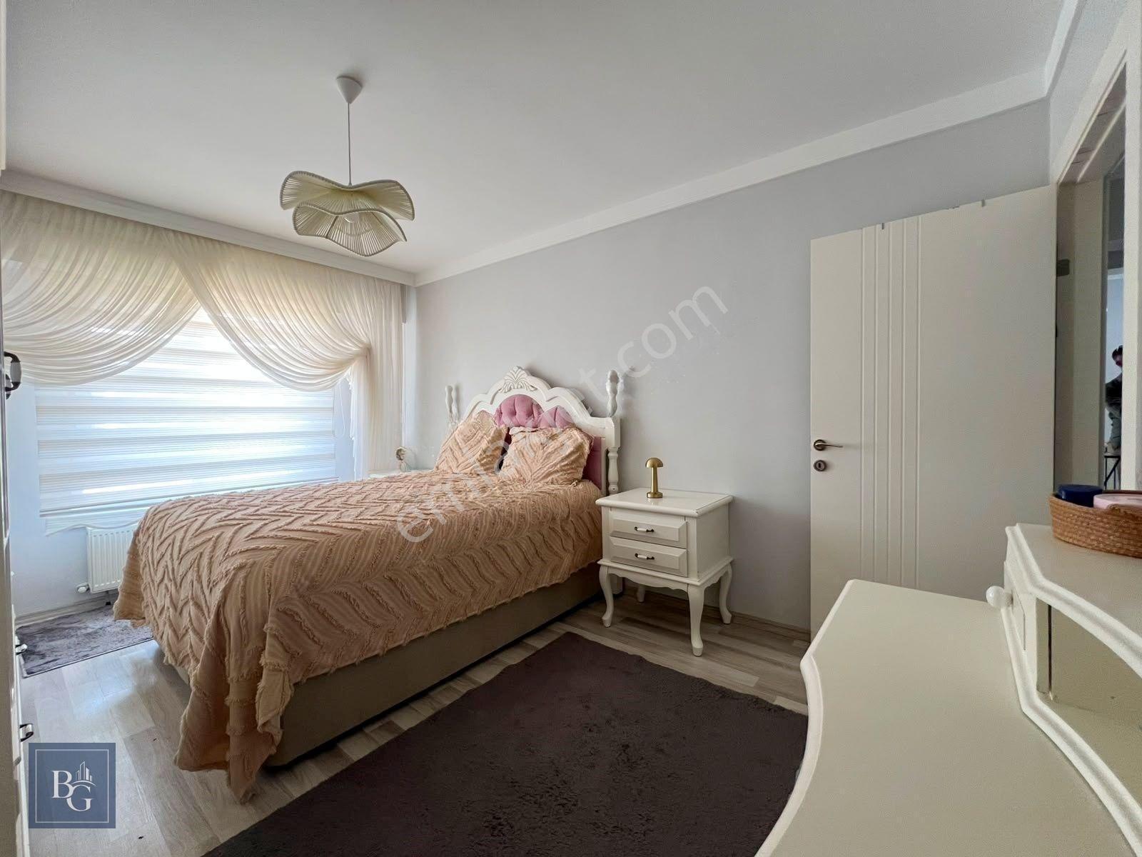 Yükselen Bölge Kıbrısköyü! Sitede Asansörlü Manzaralı Arakat 3+1 — fotoğraf 31