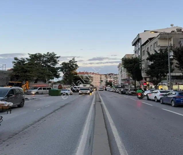 Mahmutbey'de Cadde Üzeri Yeni Binada Geniş 3+1 Daire !!! — fotoğraf 41