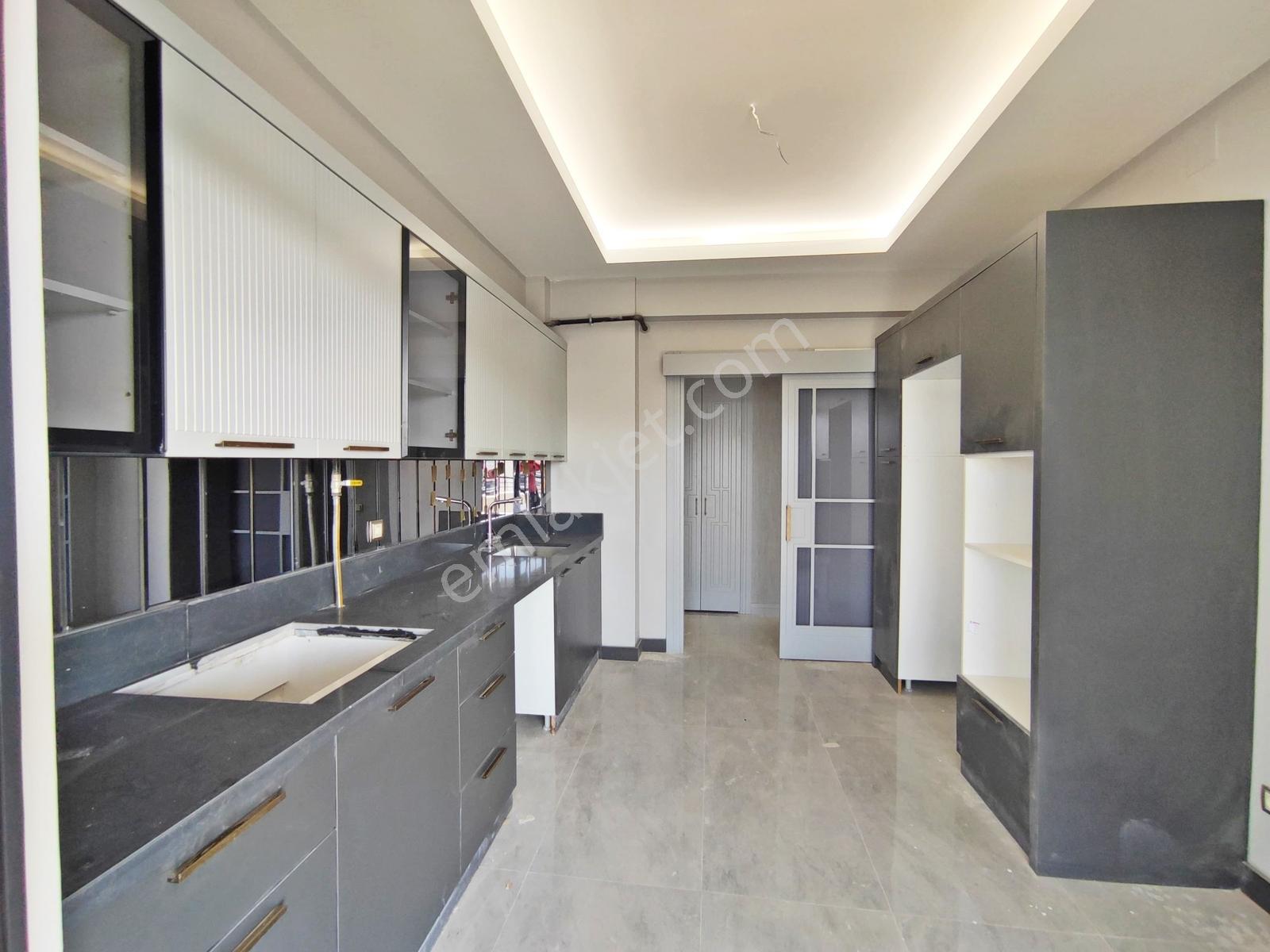 Karacaahmet2'de Arakat Geniş Oturum Geniş Balkon Şık Tasarm2+1 — fotoğraf 2