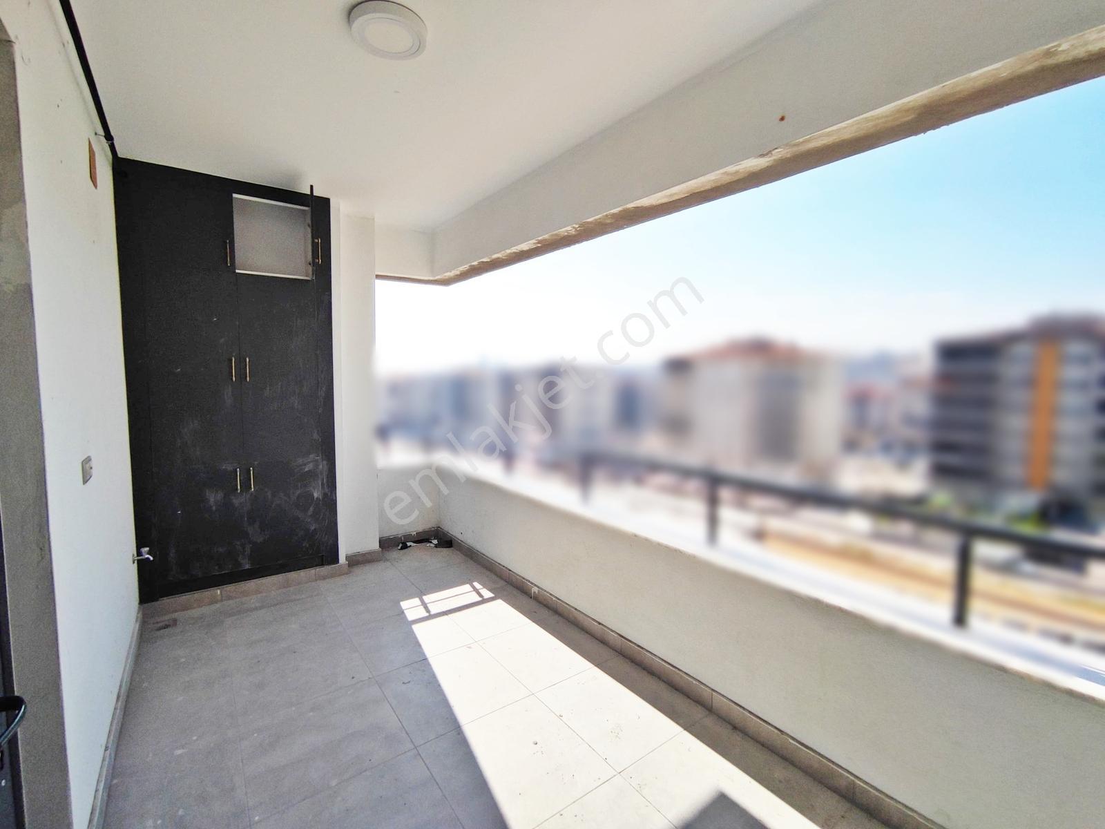 Karacaahmet2'de Arakat Geniş Oturum Geniş Balkon Şık Tasarm2+1 — fotoğraf 4