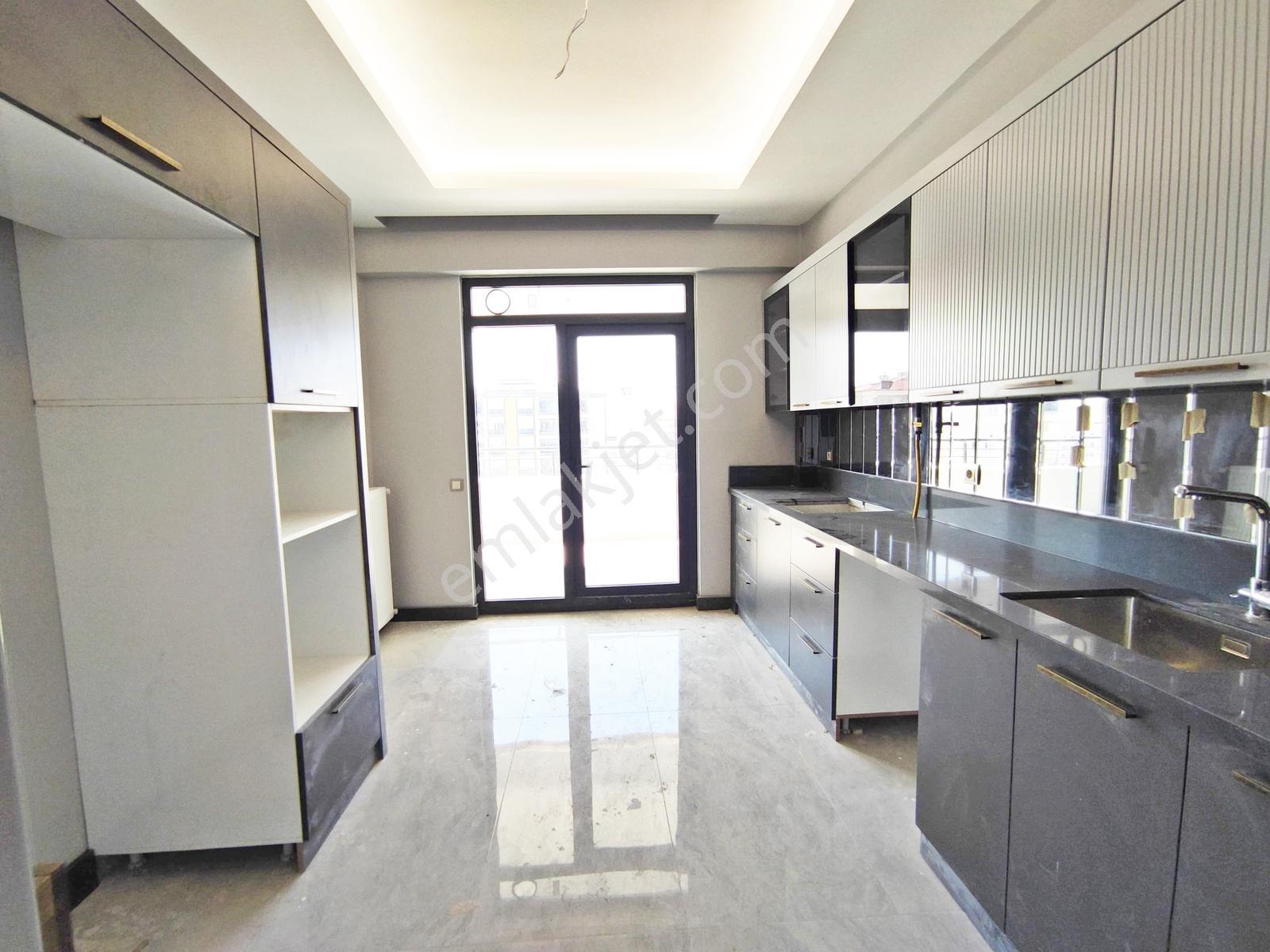 Karacaahmet2'de Arakat Geniş Oturum Geniş Balkon Şık Tasarm2+1 — fotoğraf 25