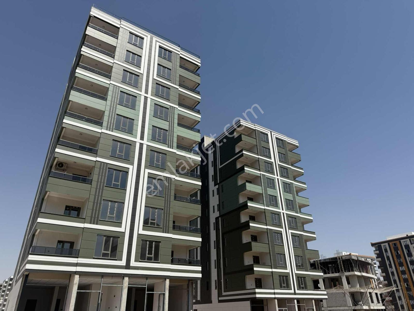 2 Bloklu Site İçerisinde Satılıl 2+1 Daire