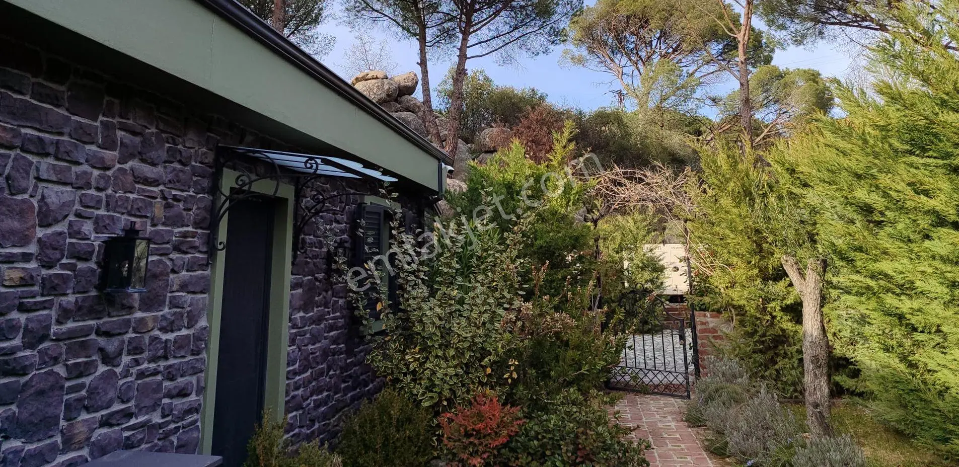 Ayvalık Ta Satılık 2 Adet Villla.3 Dönüm Arsa İcinde. — fotoğraf 4