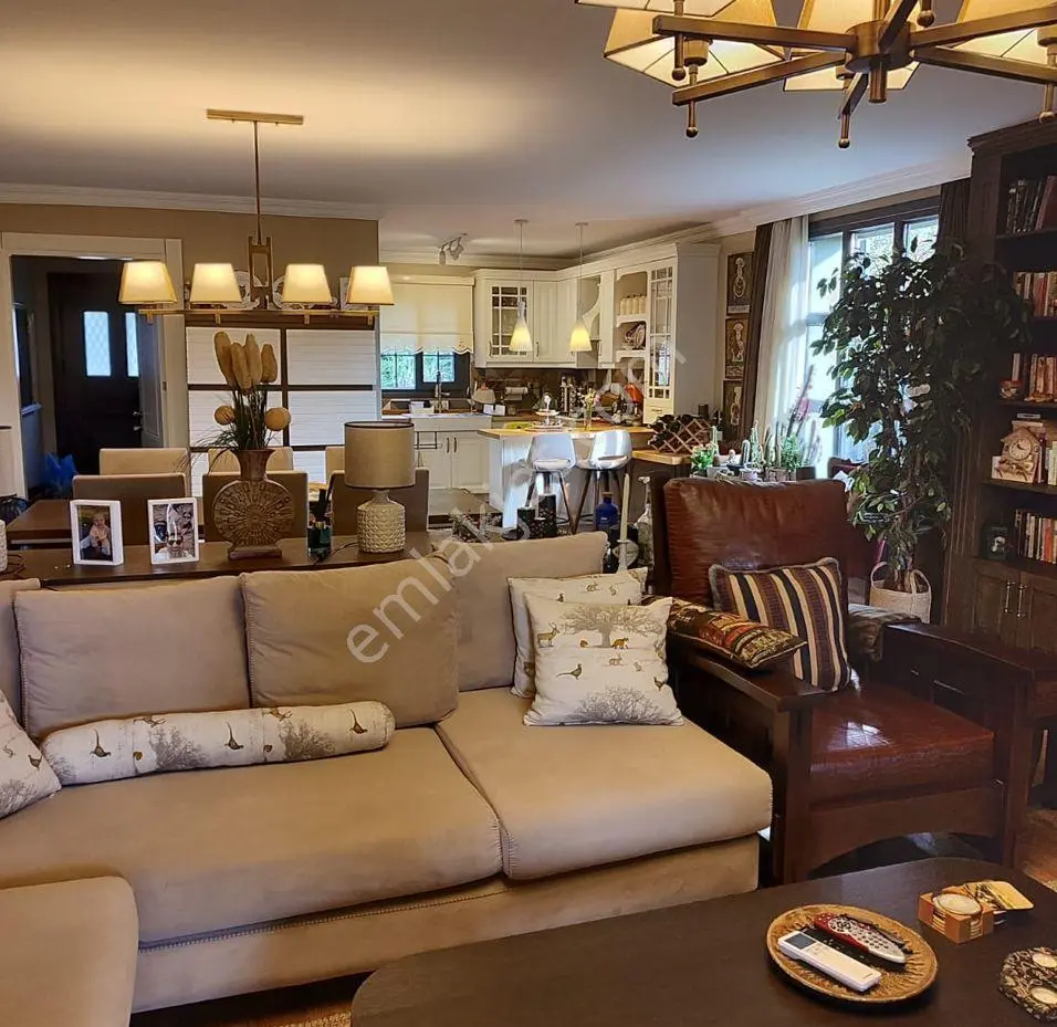 Ayvalık Ta Satılık 2 Adet Villla.3 Dönüm Arsa İcinde. — fotoğraf 26