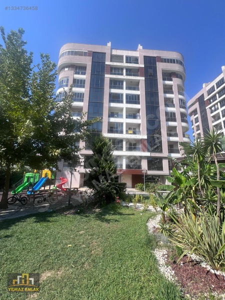Myrına Parkta 3+1 Ara Kat Kısmi Eşyalı Satılık Daire