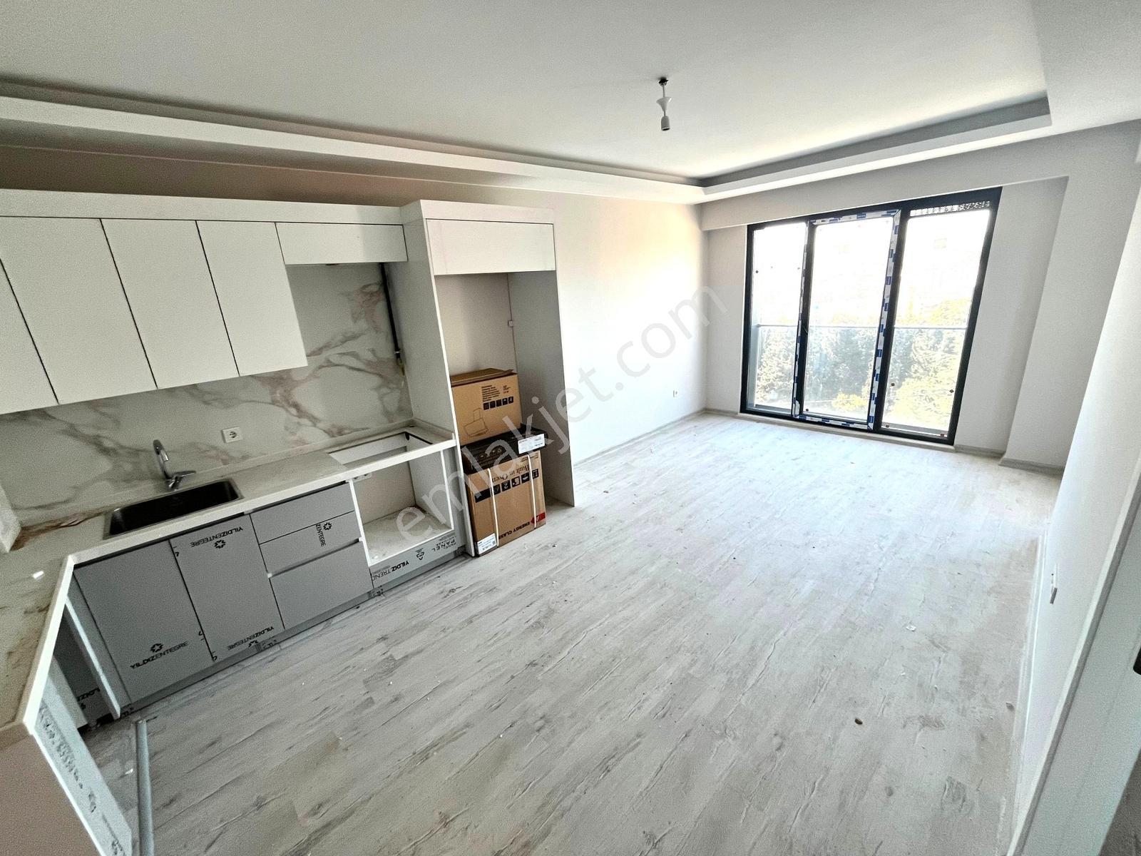 Pendik Doğu Mh. Satılık Deniz Manzaralı Metro Yanı Lüks 1+1 — fotoğraf 8