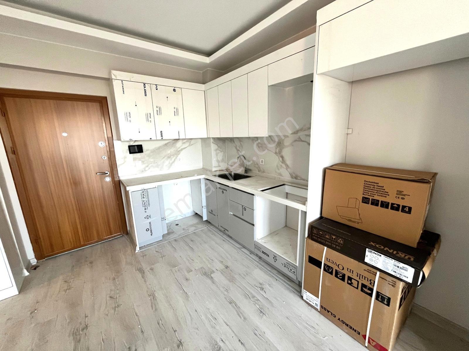 Pendik Doğu Mh. Satılık Deniz Manzaralı Metro Yanı Lüks 1+1 — fotoğraf 13