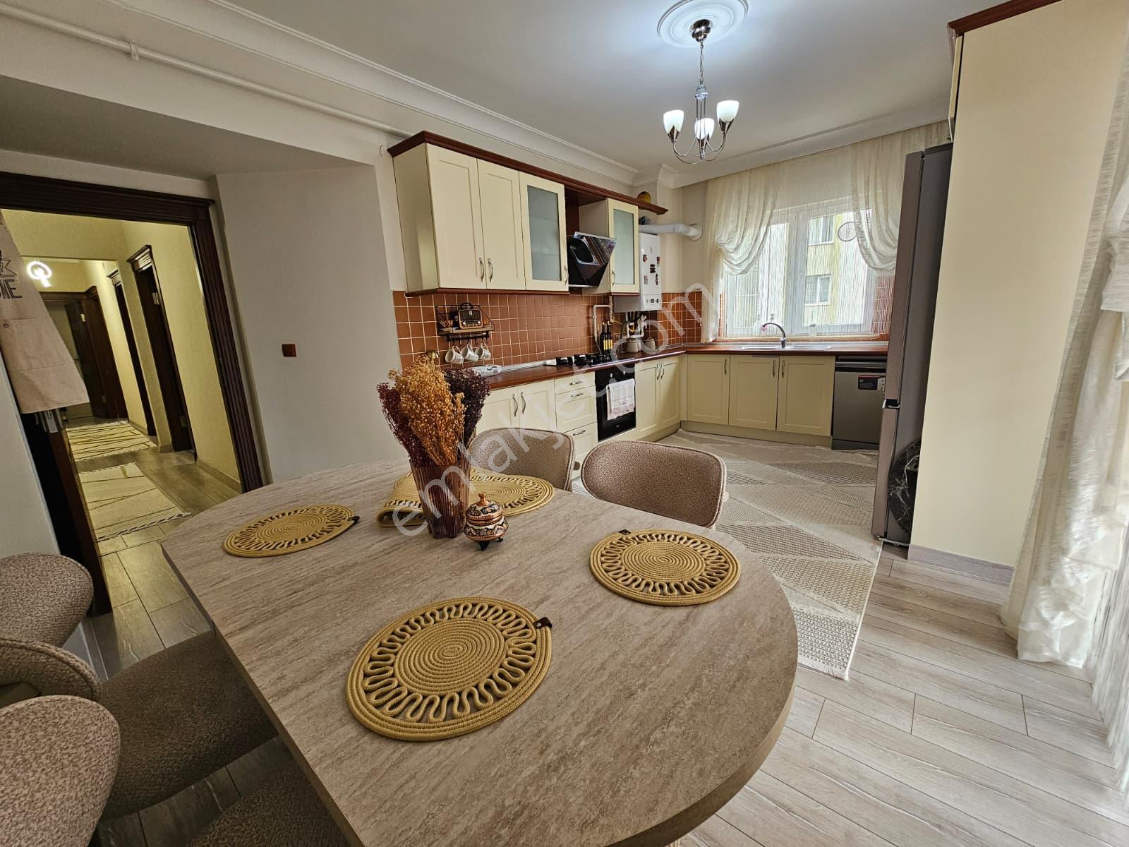Diclekent'te Muhteşem Manzaralı Full Bakımlı 4+1 Satılık Daire