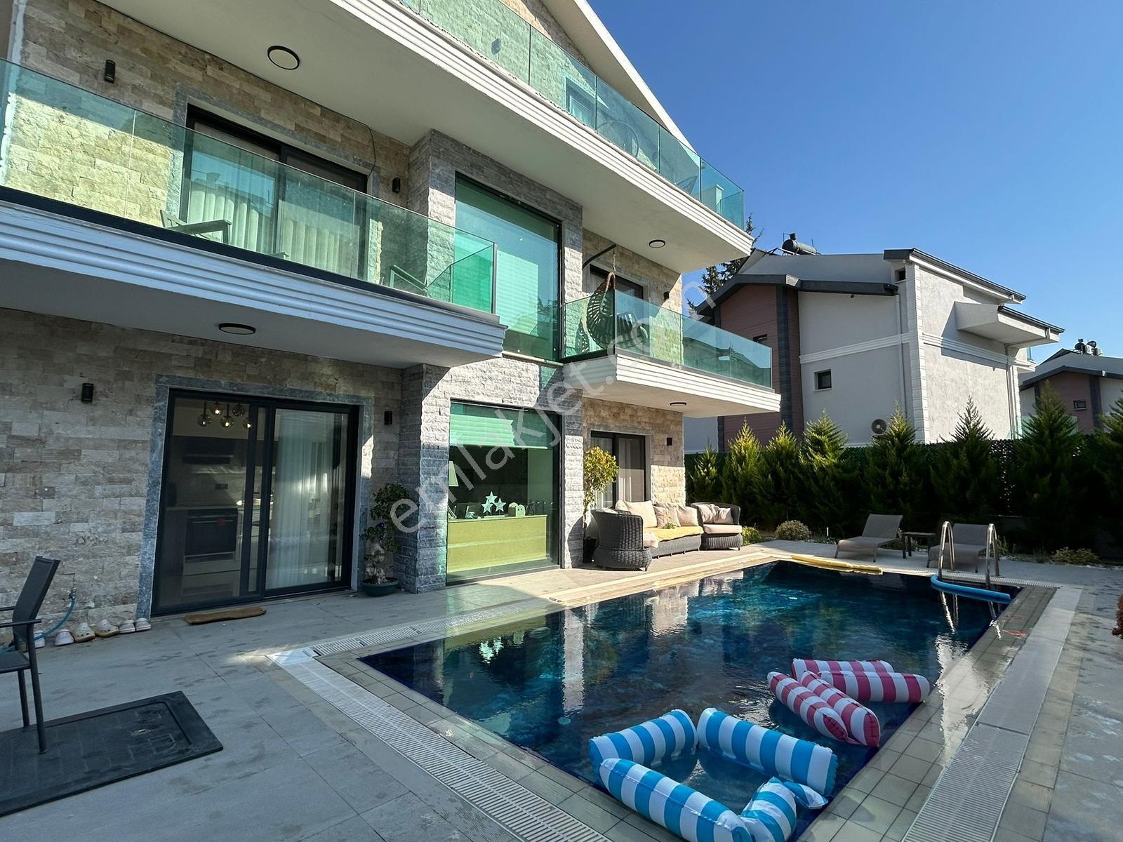 Fethiye Çiftlikte 2025 Yapımı 4+1 Triplex Villa | Kredi Uygun