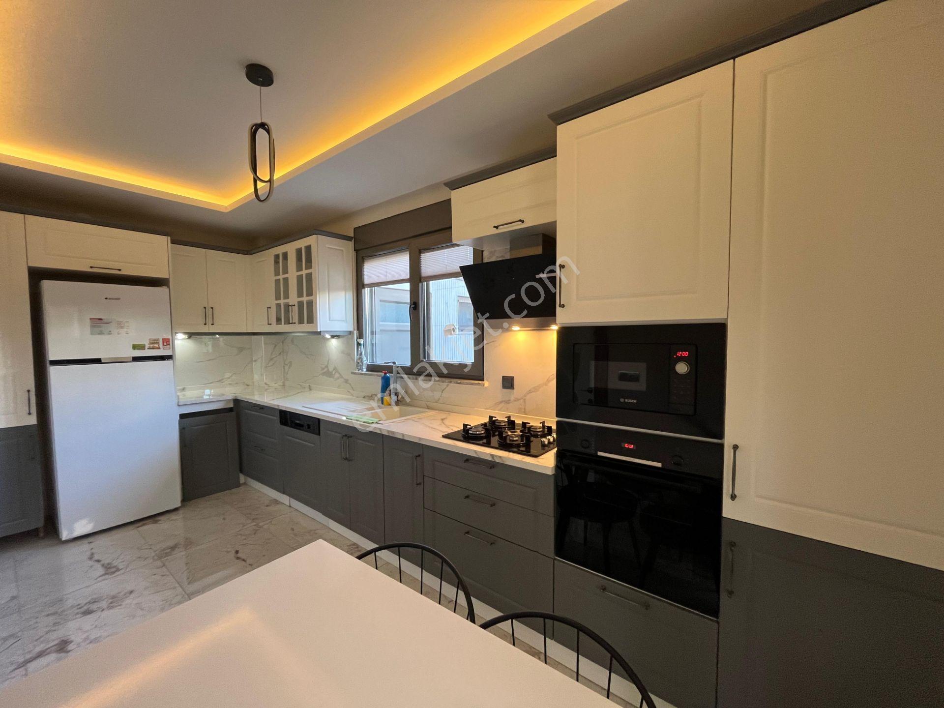 Yükselden Gürede Kış Bahçeli, 60 M²bahçe Alanlı 4+1 Villa — fotoğraf 2