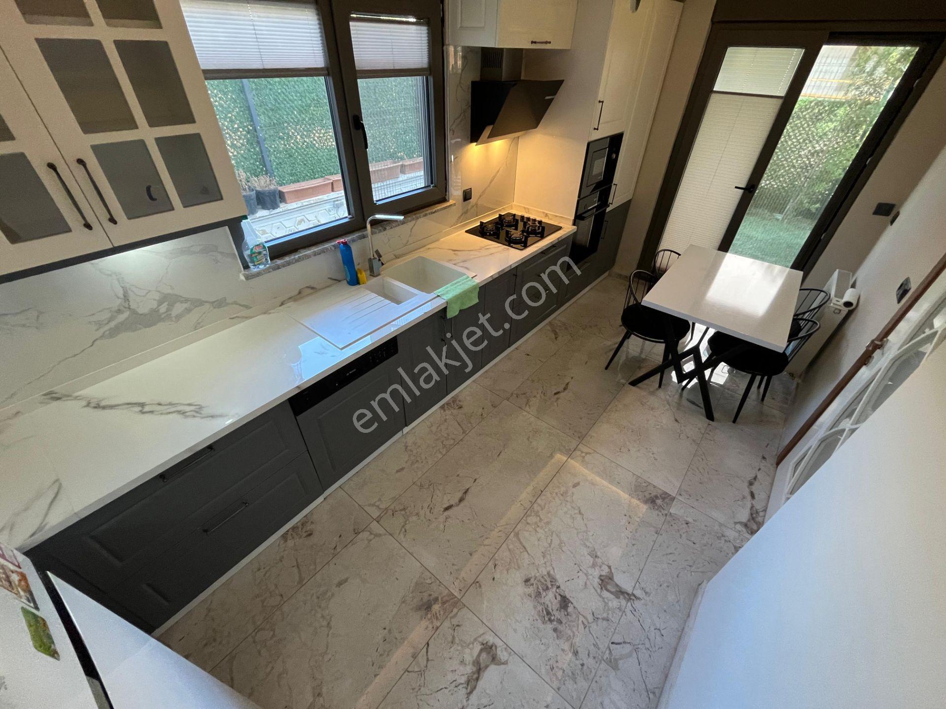 Yükselden Gürede Kış Bahçeli, 60 M²bahçe Alanlı 4+1 Villa — fotoğraf 3
