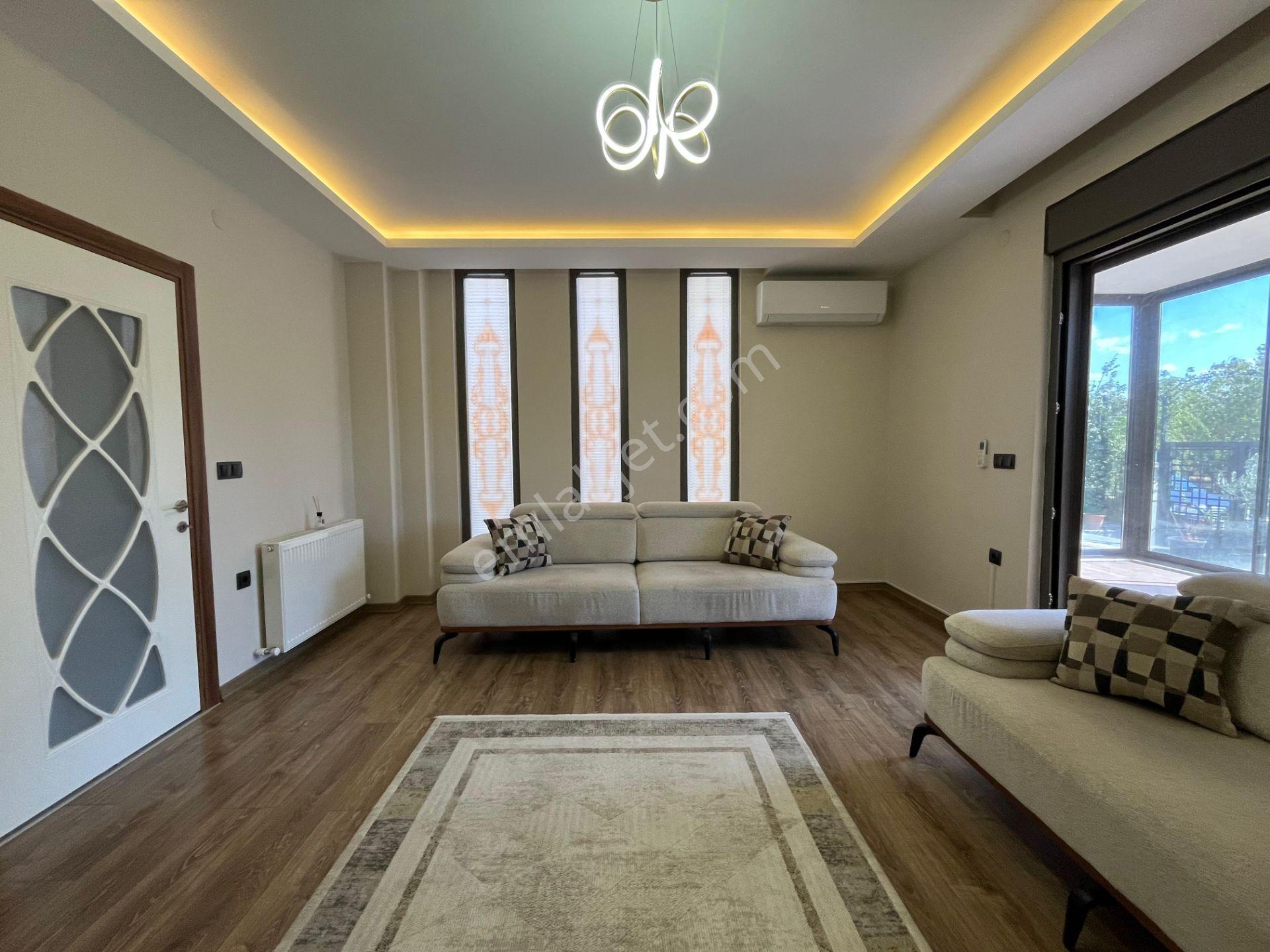 Yükselden Gürede Kış Bahçeli, 60 M²bahçe Alanlı 4+1 Villa — fotoğraf 5