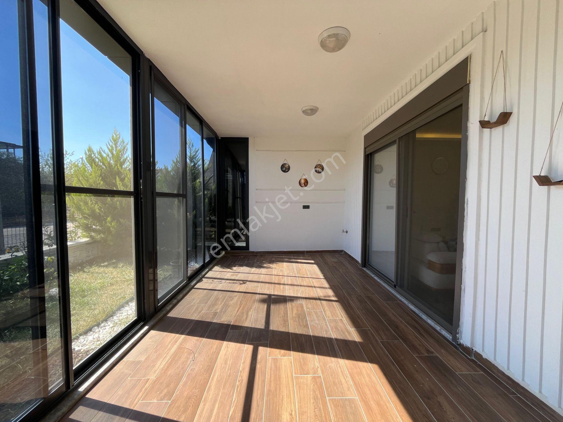 Yükselden Gürede Kış Bahçeli, 60 M²bahçe Alanlı 4+1 Villa — fotoğraf 7