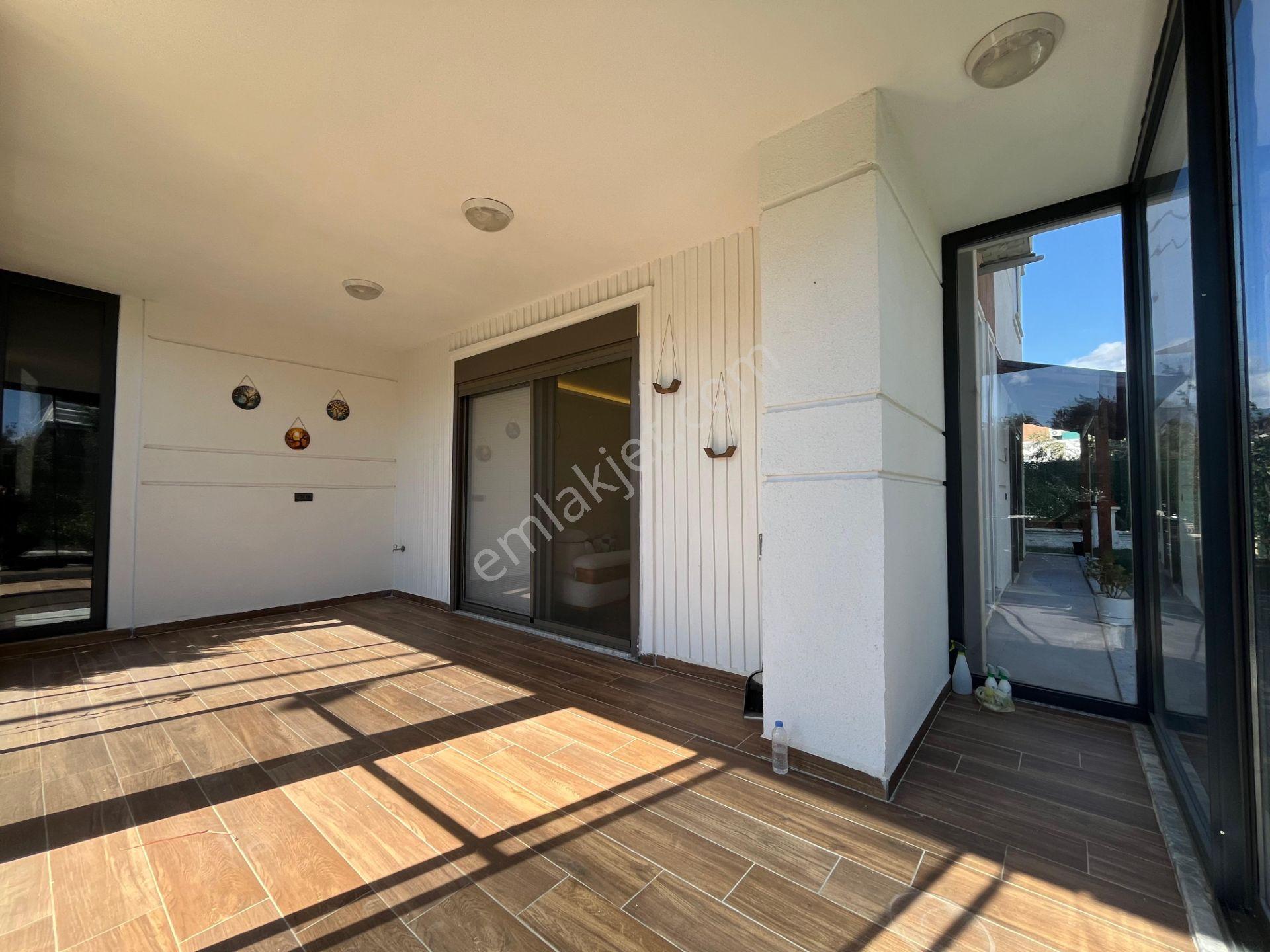 Yükselden Gürede Kış Bahçeli, 60 M²bahçe Alanlı 4+1 Villa — fotoğraf 8