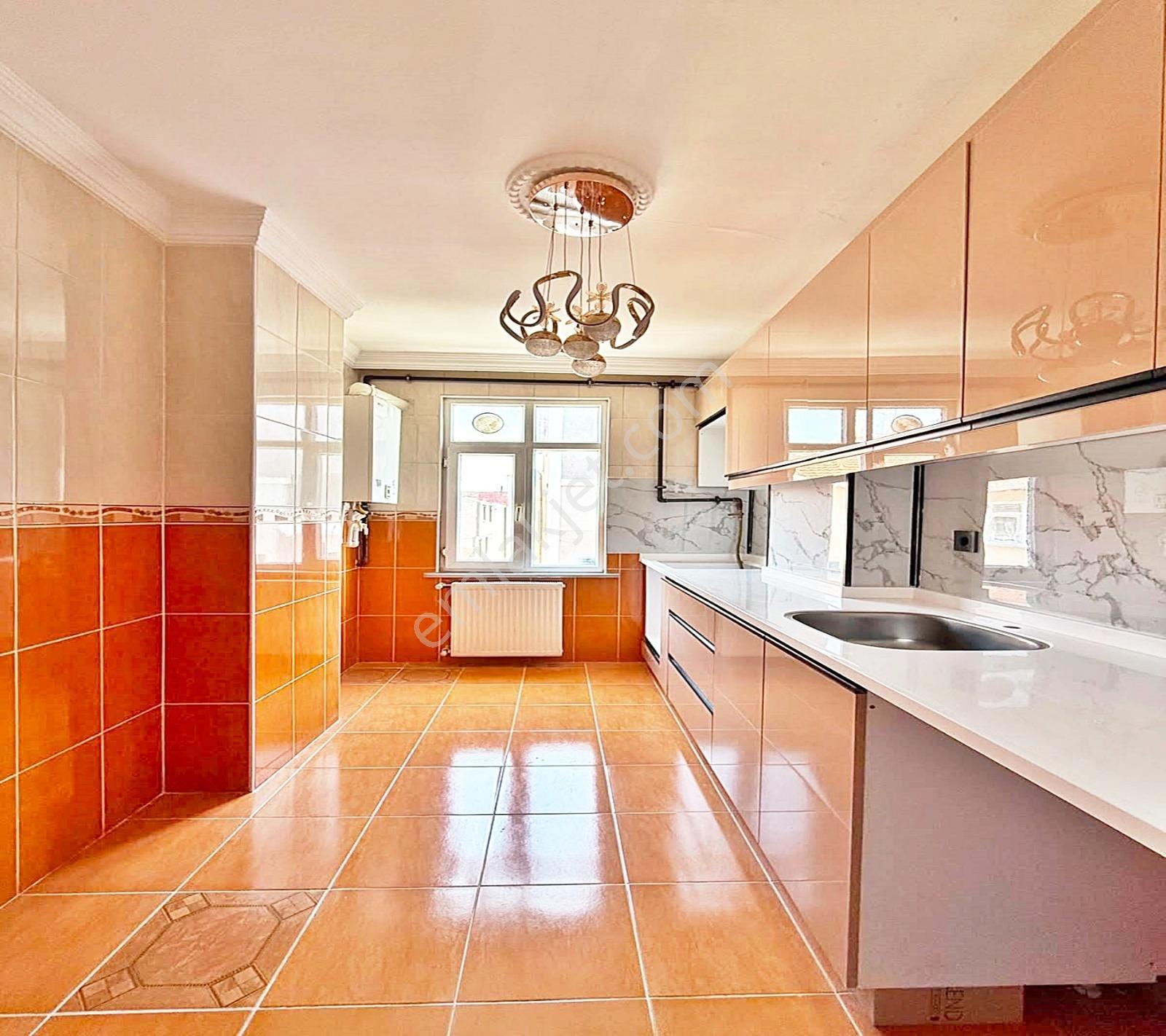 Esenyurt Kıraç İstiklal Mahallesinde 2.kat 110m2 3.100.000 Tl — fotoğraf 2