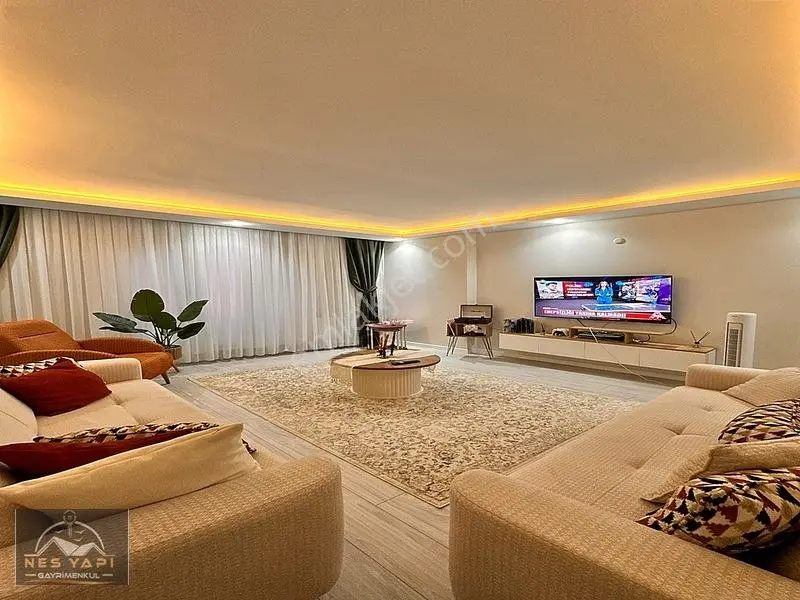 Nes Yapı'dan Metrobüse Yürüme 3+1 Dev M2 İskanlı Satılık Daire!! — fotoğraf 4