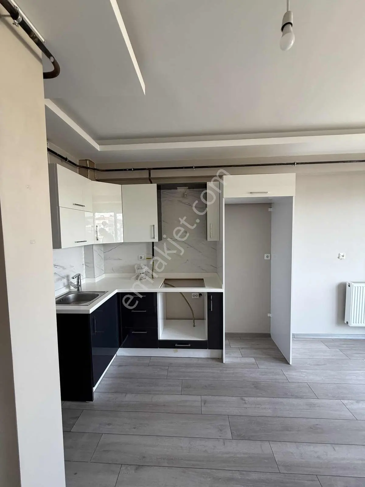 Buluruzdan Edirne Merkez İstasyon Mahallesinde Satılık 1+1 Daire — fotoğraf 3