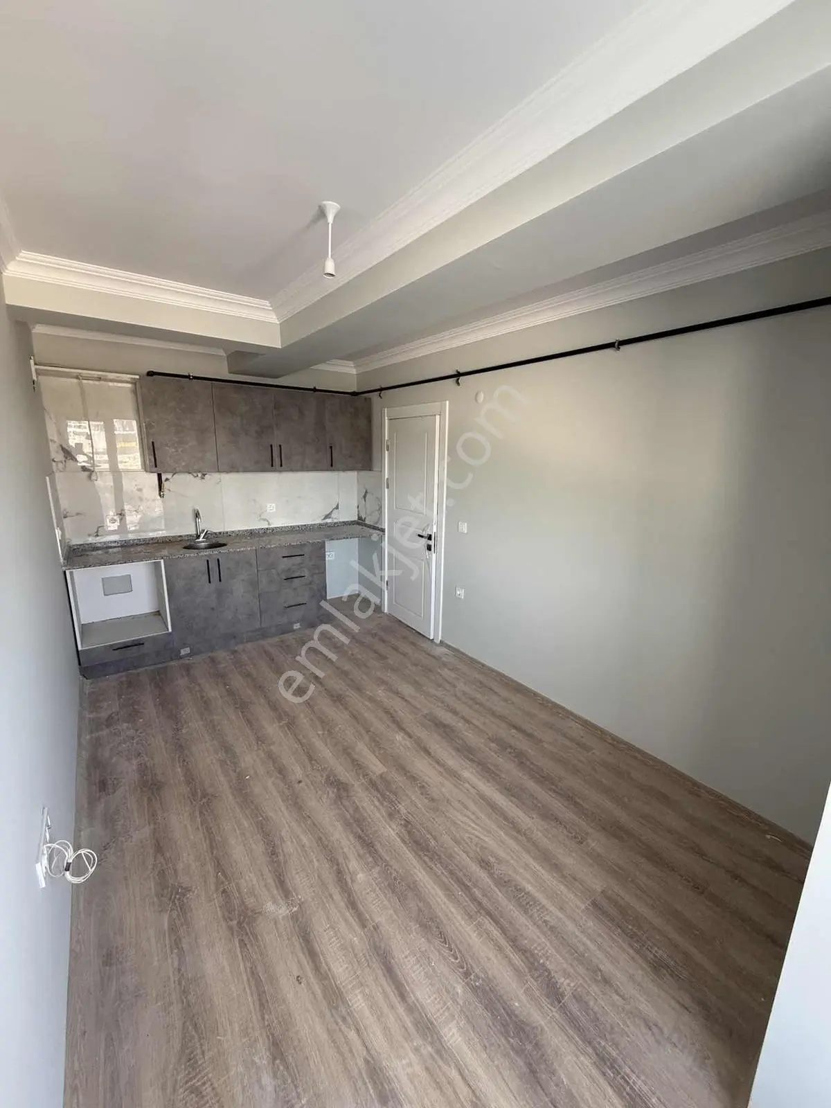 Buluruzdan Edirne Cumhuriyet Mahallesinde Satılık 1+1 Daire