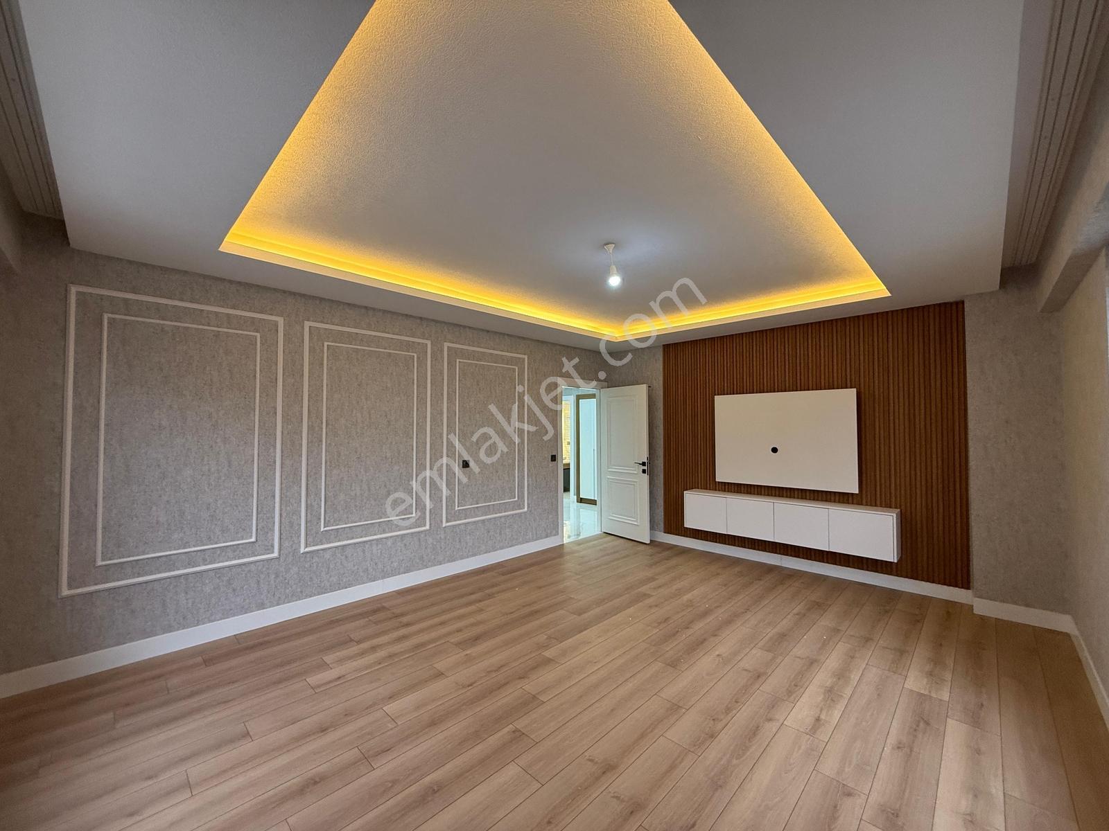 S. Eyyubide Geniş Satılık Daire | Yerden Isıtma | 30-40 M² Depo — fotoğraf 3