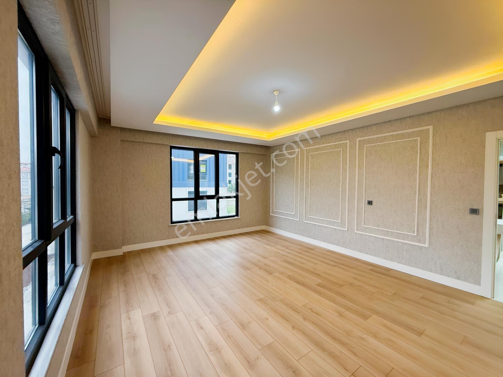 S. Eyyubide Geniş Satılık Daire | Yerden Isıtma | 30-40 M² Depo — fotoğraf 4