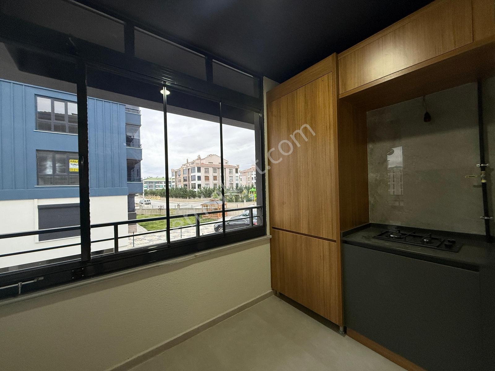 S. Eyyubide Geniş Satılık Daire | Yerden Isıtma | 30-40 M² Depo — fotoğraf 12