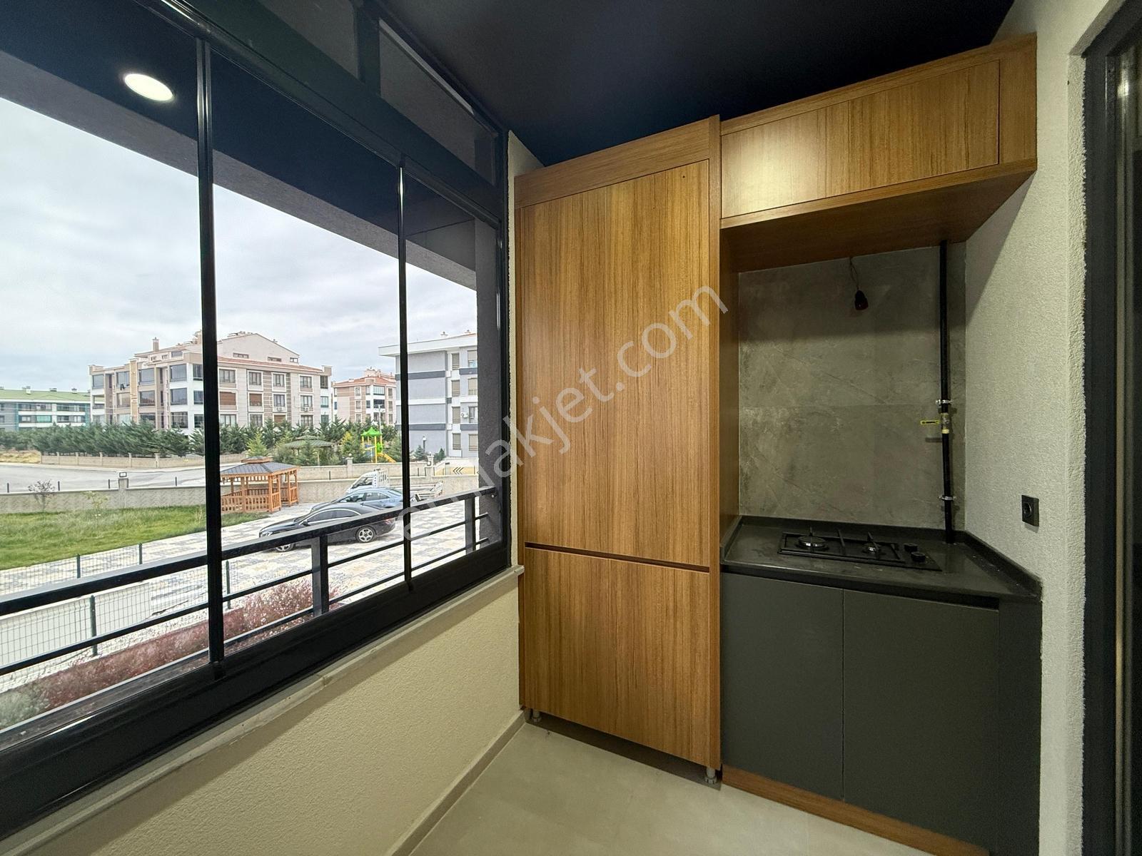 S. Eyyubide Geniş Satılık Daire | Yerden Isıtma | 30-40 M² Depo — fotoğraf 15